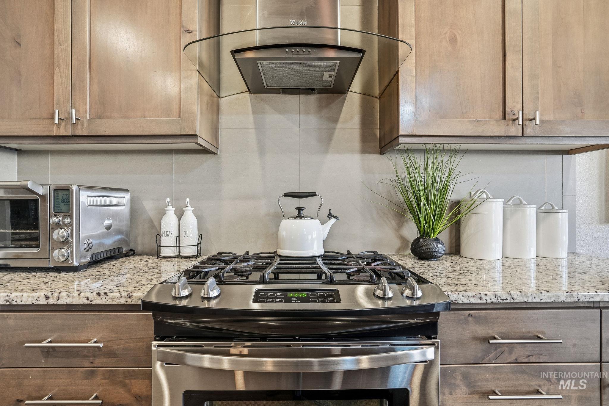 852 N River Path Lane, Boise, Idaho 83703, 4 Bedrooms, 2.5 Bathrooms, Residential For Sale, Price $669,900,MLS 98971878