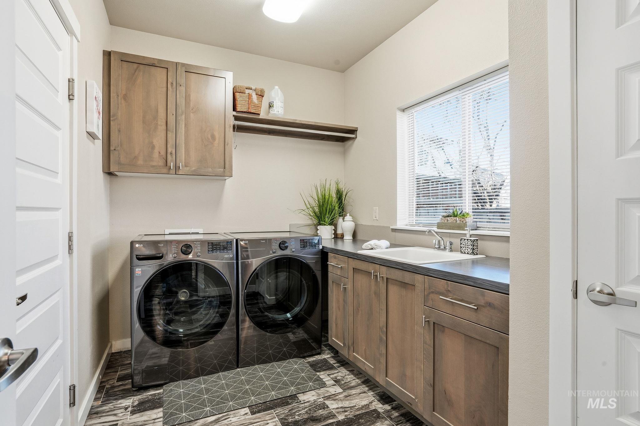 852 N River Path Lane, Boise, Idaho 83703, 4 Bedrooms, 2.5 Bathrooms, Residential For Sale, Price $669,900,MLS 98971878