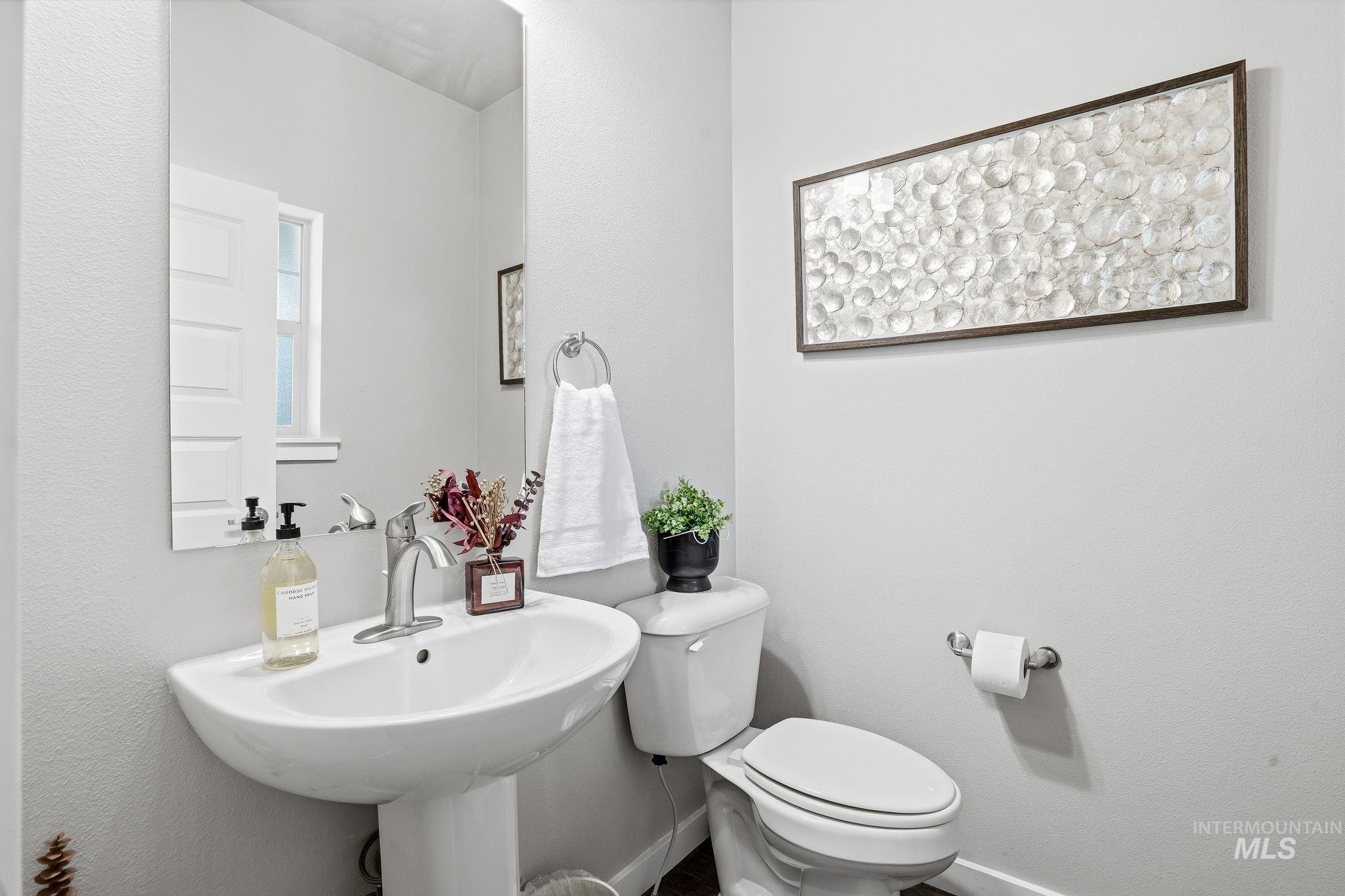 852 N River Path Lane, Boise, Idaho 83703, 4 Bedrooms, 2.5 Bathrooms, Residential For Sale, Price $669,900,MLS 98971878