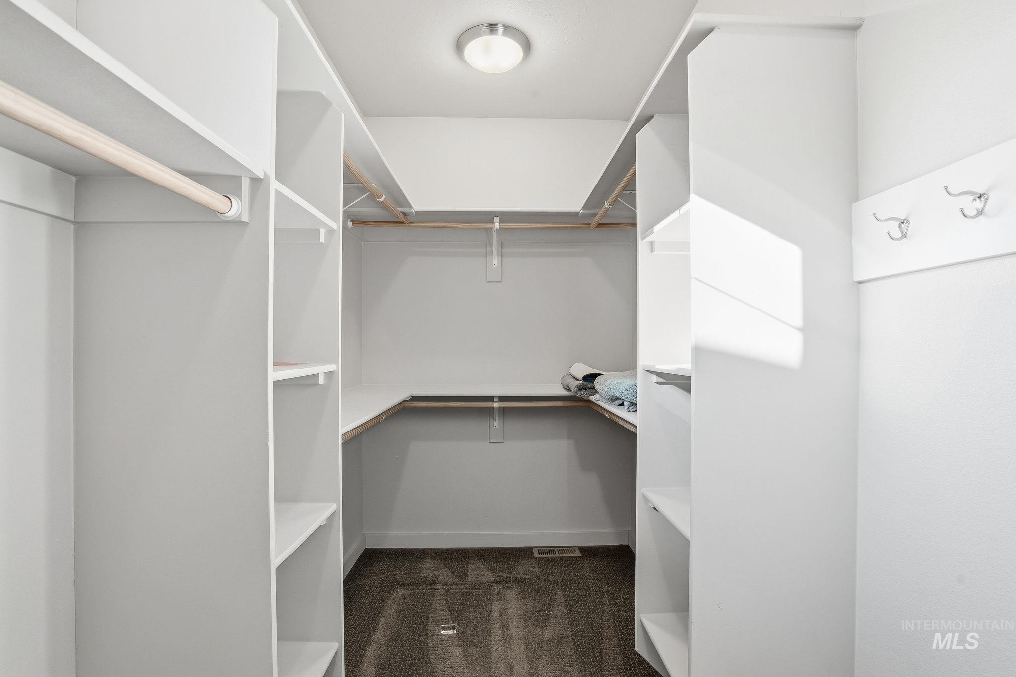 852 N River Path Lane, Boise, Idaho 83703, 4 Bedrooms, 2.5 Bathrooms, Residential For Sale, Price $669,900,MLS 98971878