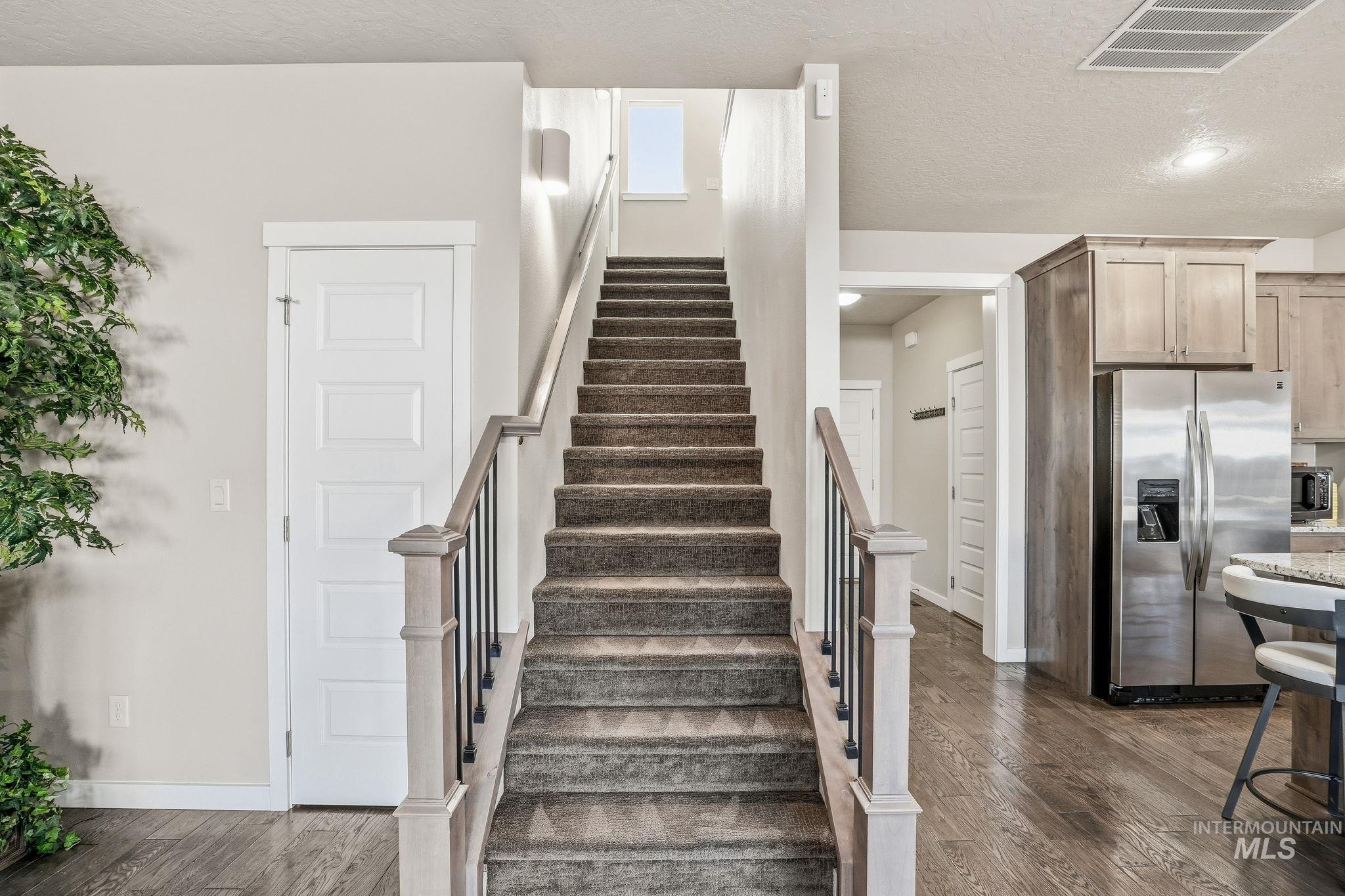 852 N River Path Lane, Boise, Idaho 83703, 4 Bedrooms, 2.5 Bathrooms, Residential For Sale, Price $669,900,MLS 98971878