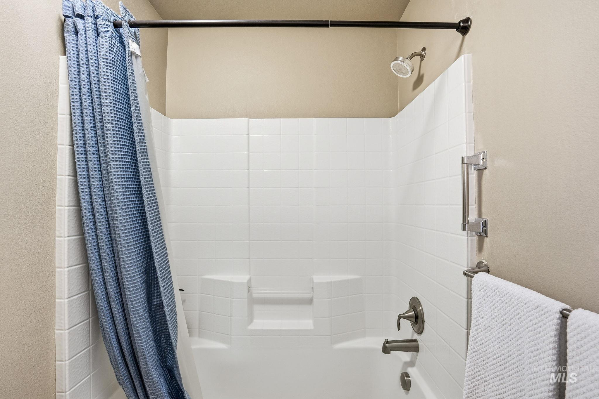 852 N River Path Lane, Boise, Idaho 83703, 4 Bedrooms, 2.5 Bathrooms, Residential For Sale, Price $669,900,MLS 98971878