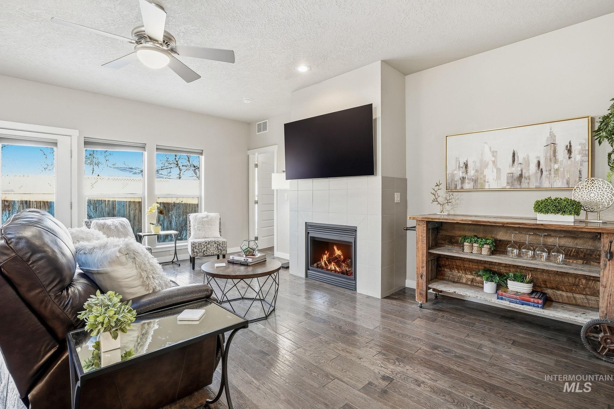 852 N River Path Lane, Boise, Idaho 83703, 4 Bedrooms, 2.5 Bathrooms, Residential For Sale, Price $669,900,MLS 98971878