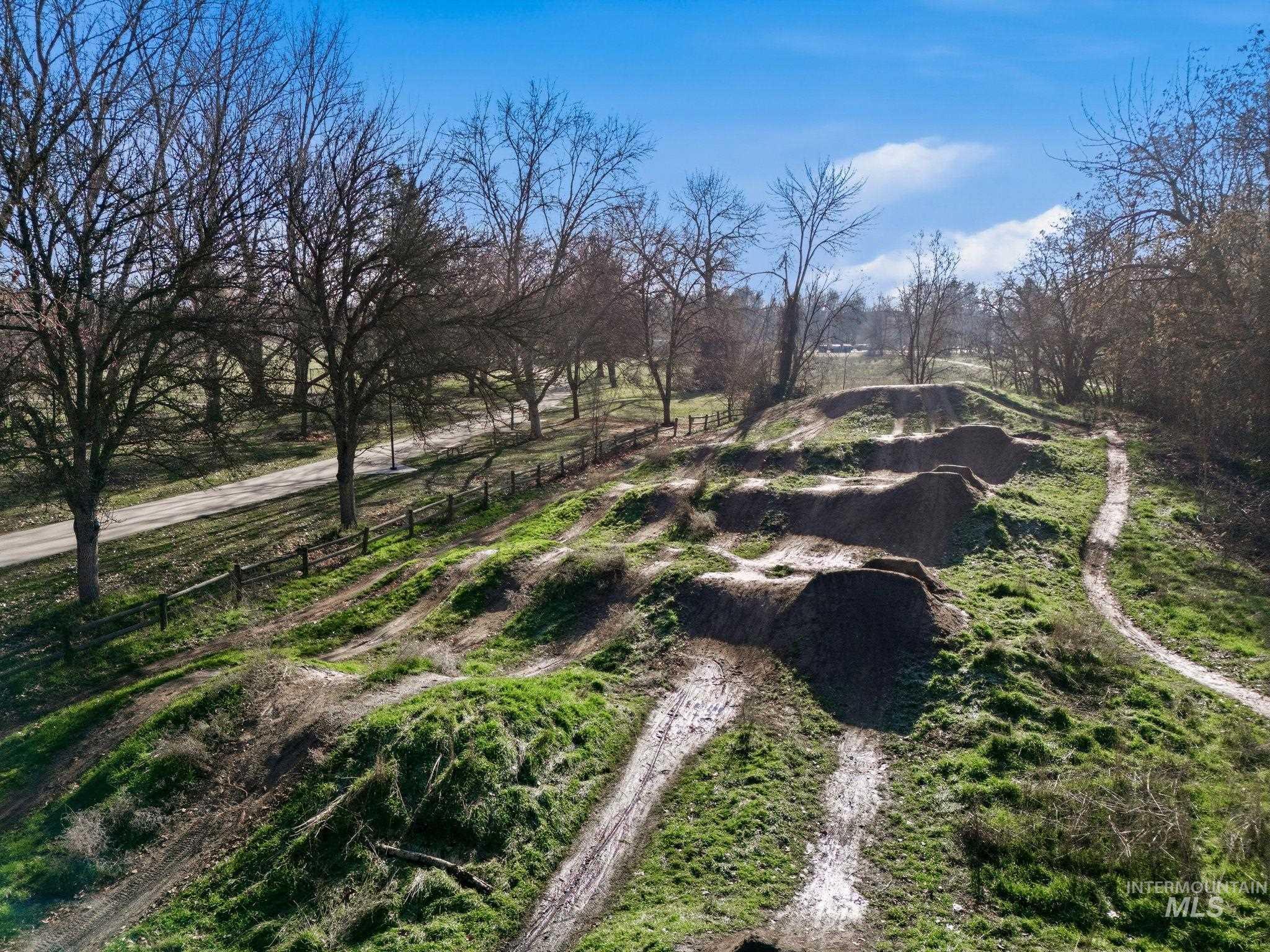 852 N River Path Lane, Boise, Idaho 83703, 4 Bedrooms, 2.5 Bathrooms, Residential For Sale, Price $669,900,MLS 98971878