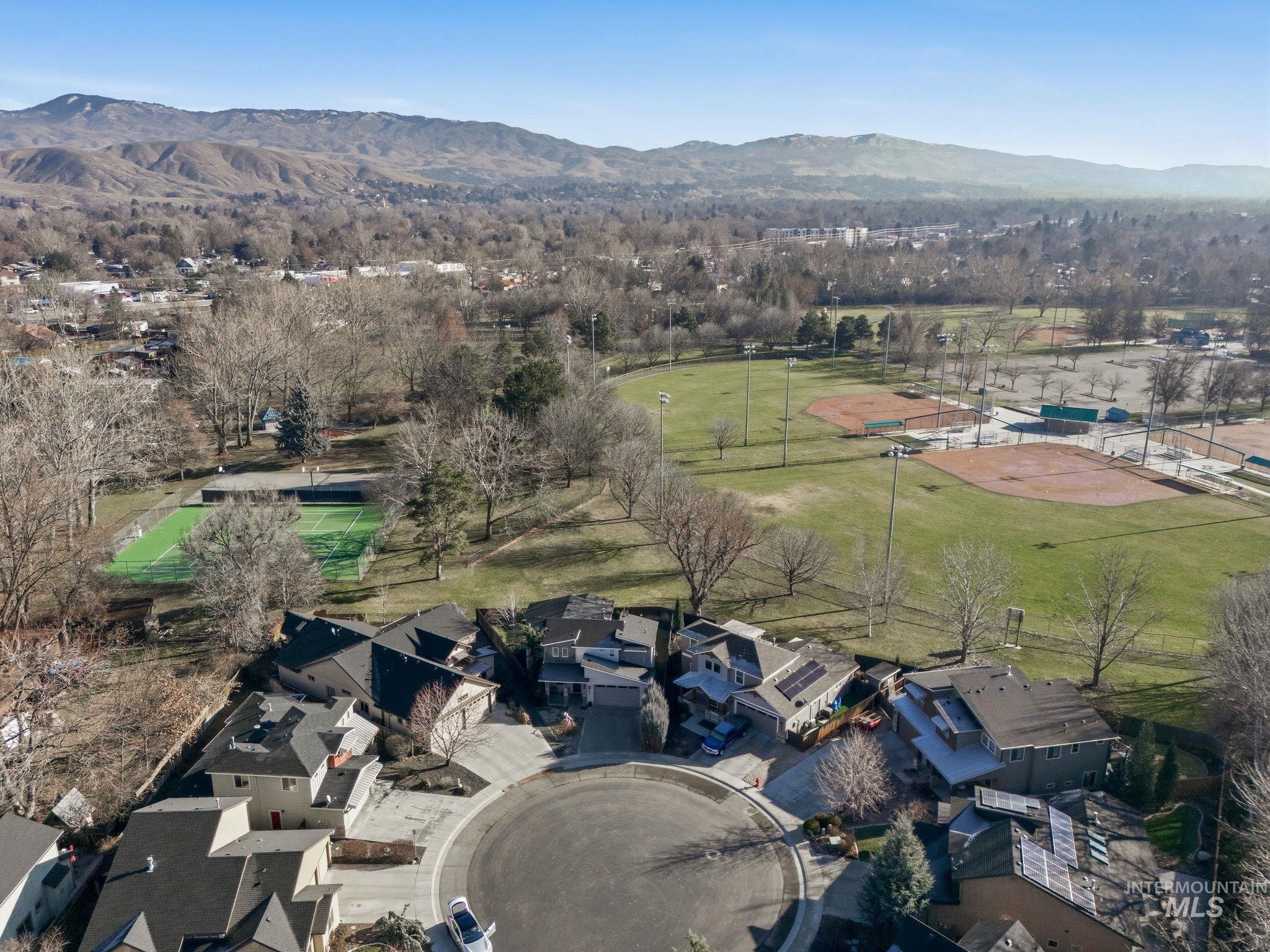 852 N River Path Lane, Boise, Idaho 83703, 4 Bedrooms, 2.5 Bathrooms, Residential For Sale, Price $669,900,MLS 98971878