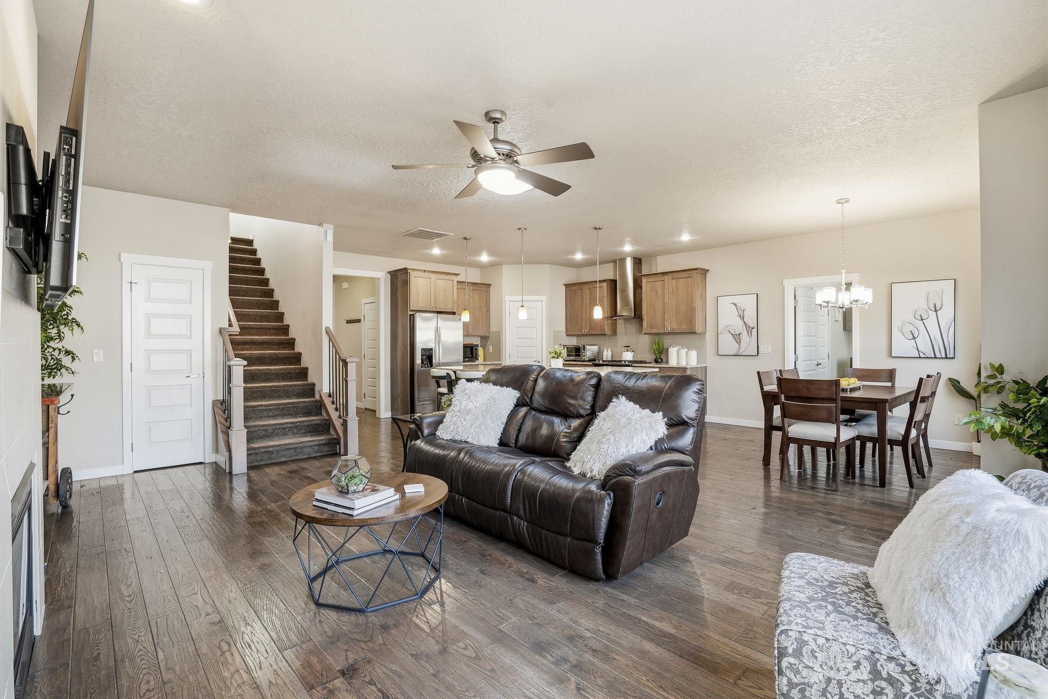 852 N River Path Lane, Boise, Idaho 83703, 4 Bedrooms, 2.5 Bathrooms, Residential For Sale, Price $669,900,MLS 98971878