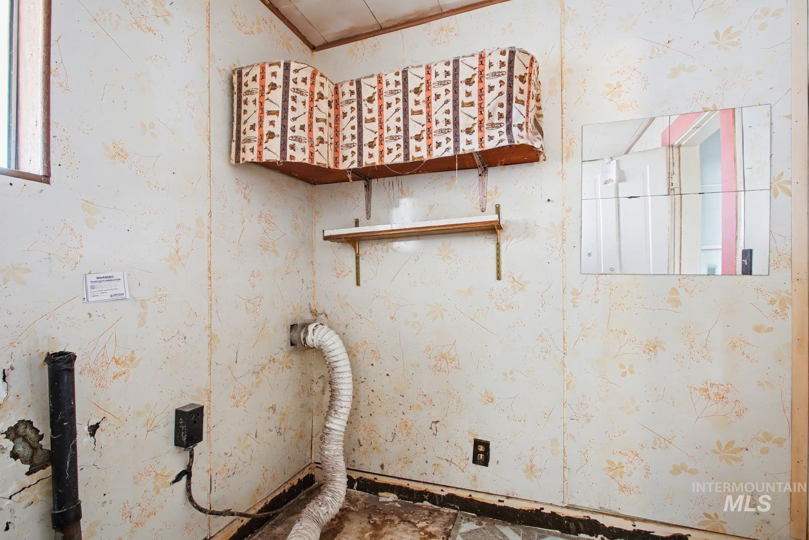 332 High Street, Pomeroy, Washington 99347, 2 Bedrooms, 1 Bathroom, Residential For Sale, Price $92,000,MLS 98971881