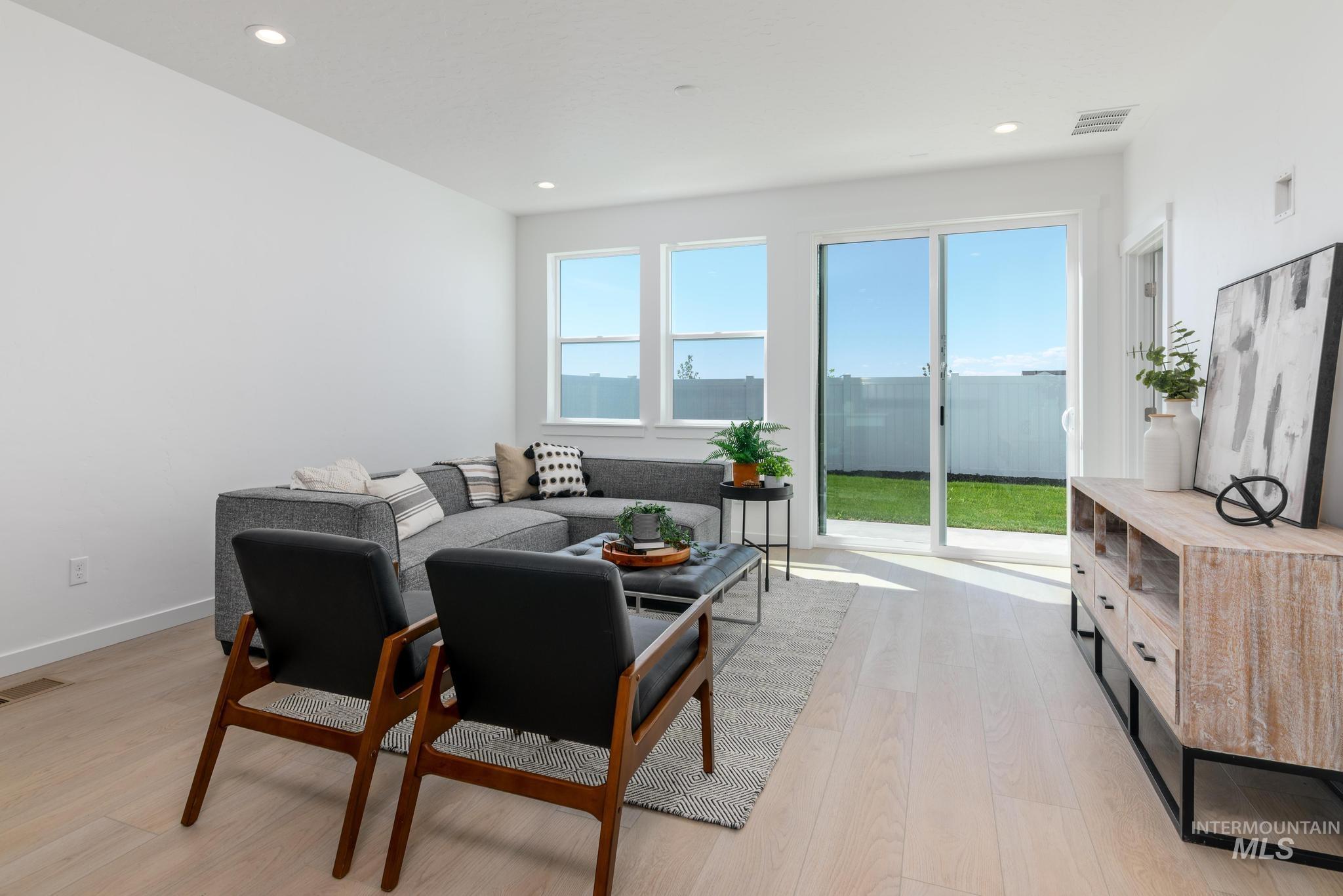 14742 Wing Spread Dr, Caldwell, Idaho 83607, 3 Bedrooms, 2 Bathrooms, Residential For Sale, Price $384,000,MLS 98971882