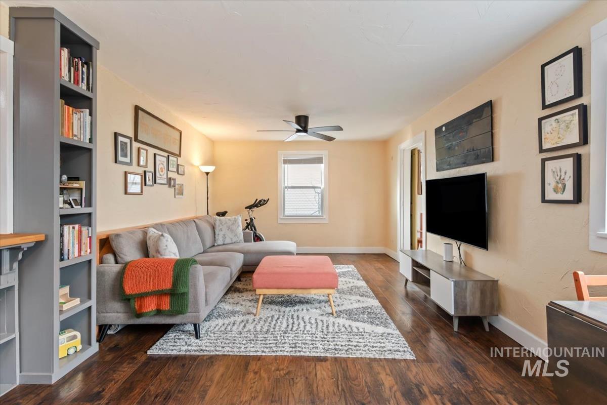 2837 W Ona St, Boise, Idaho 83705, 2 Bedrooms, 1 Bathroom, Residential For Sale, Price $359,900,MLS 98971884