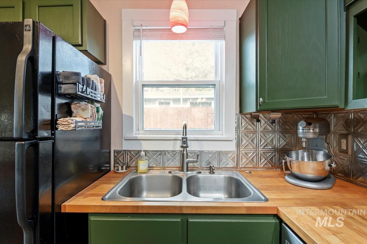 2837 W Ona St, Boise, Idaho 83705, 2 Bedrooms, 1 Bathroom, Residential For Sale, Price $359,900,MLS 98971884