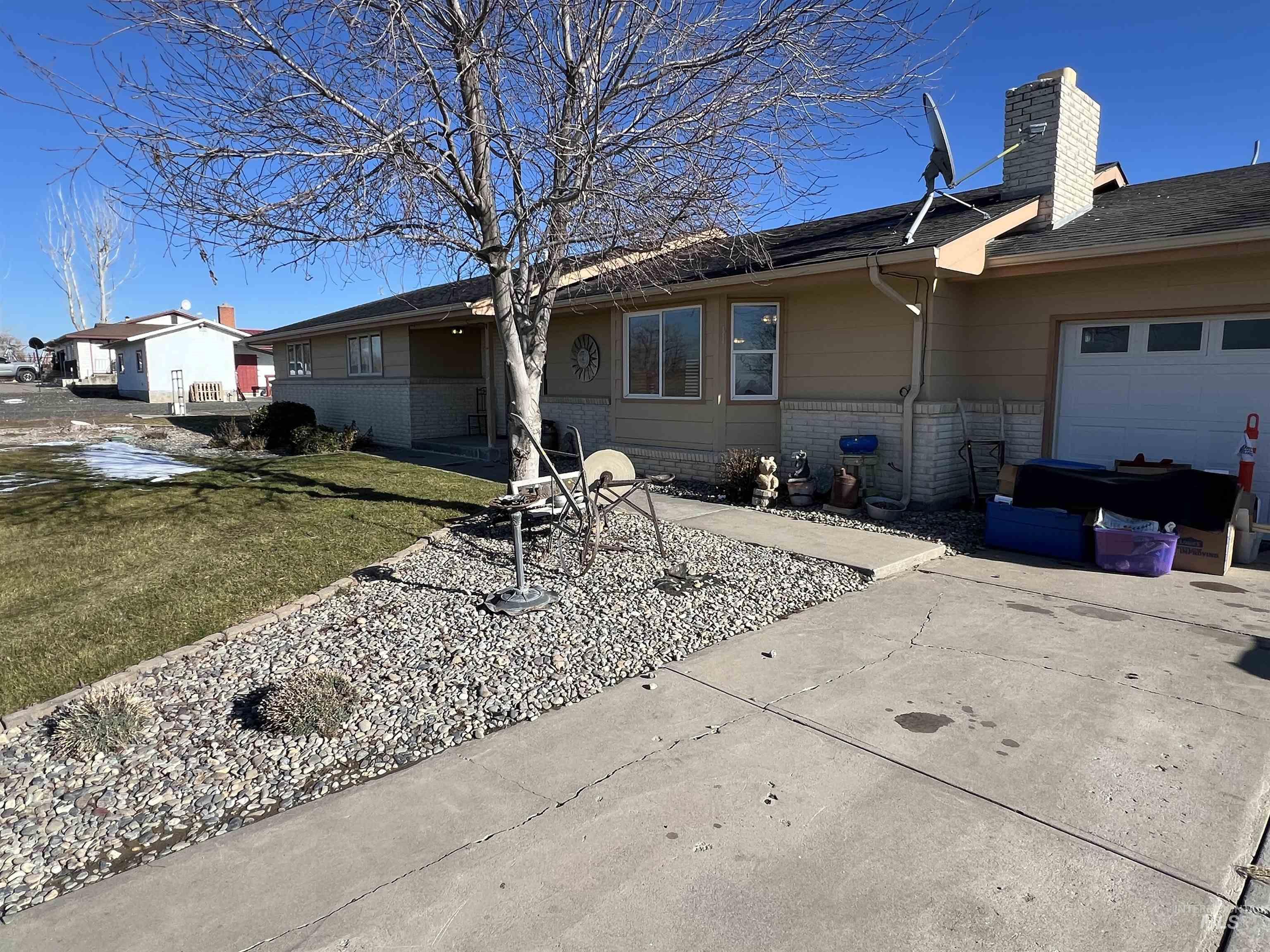 298 S 300 East, Jerome, Idaho 83300-1, 3 Bedrooms, 2.5 Bathrooms, Residential For Sale, Price $429,000,MLS 98971885