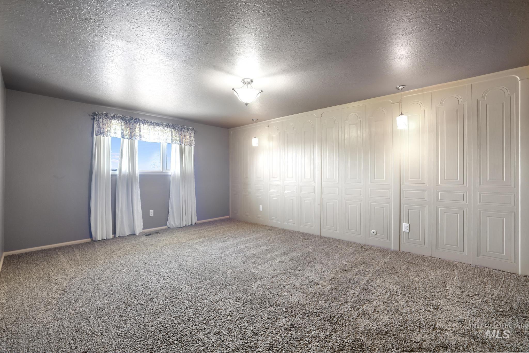 298 S 300 East, Jerome, Idaho 83300-1, 3 Bedrooms, 2.5 Bathrooms, Residential For Sale, Price $429,000,MLS 98971885