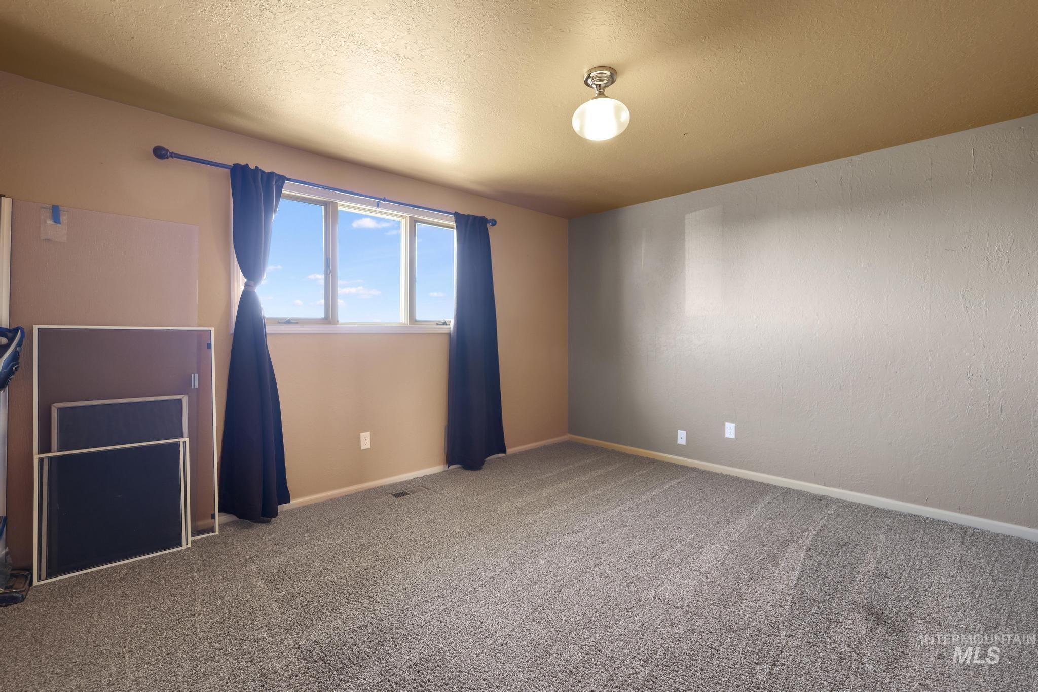 298 S 300 East, Jerome, Idaho 83300-1, 3 Bedrooms, 2.5 Bathrooms, Residential For Sale, Price $429,000,MLS 98971885