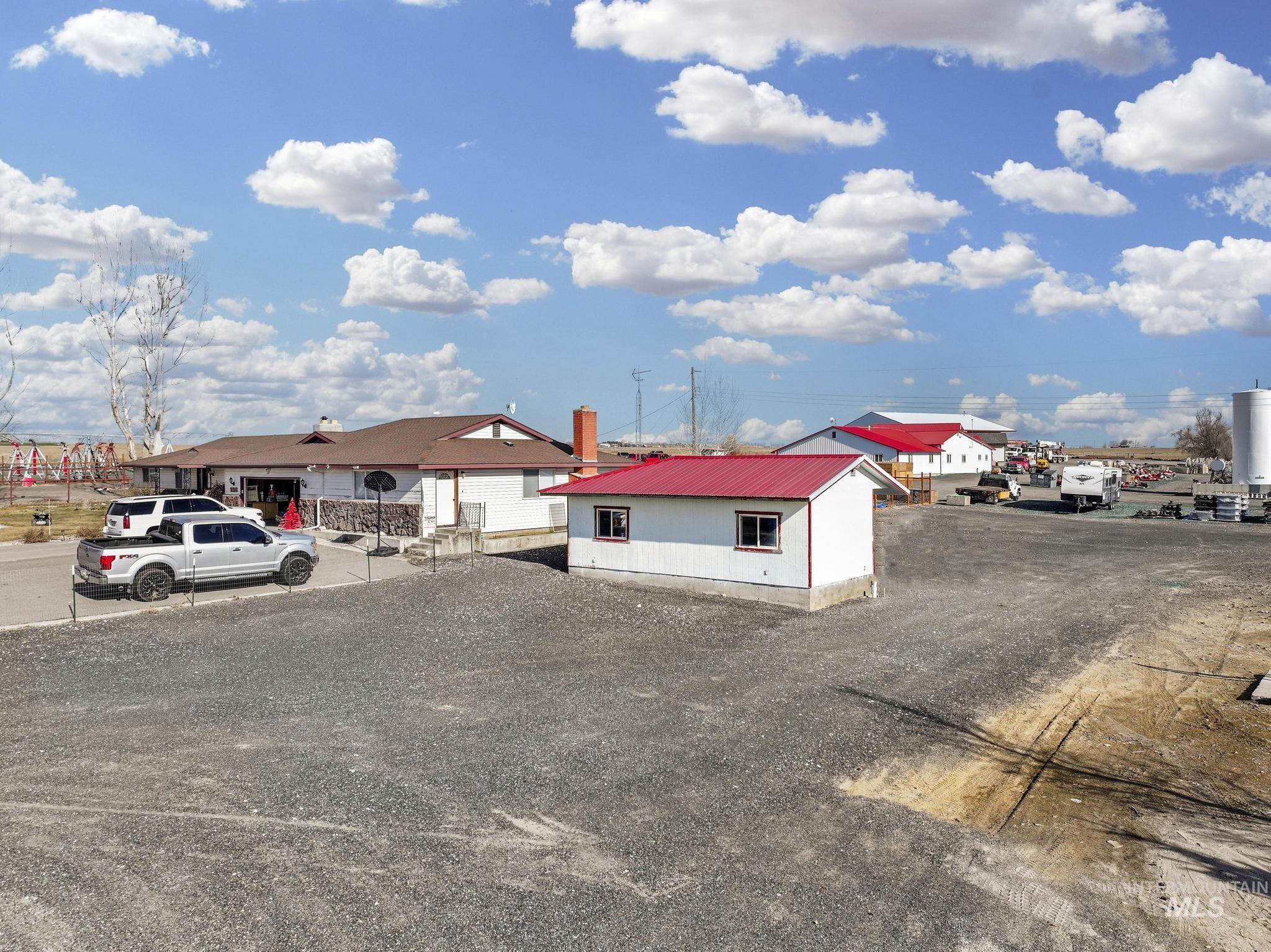 298 S 300 East, Jerome, Idaho 83300-1, 3 Bedrooms, 2.5 Bathrooms, Residential For Sale, Price $429,000,MLS 98971885