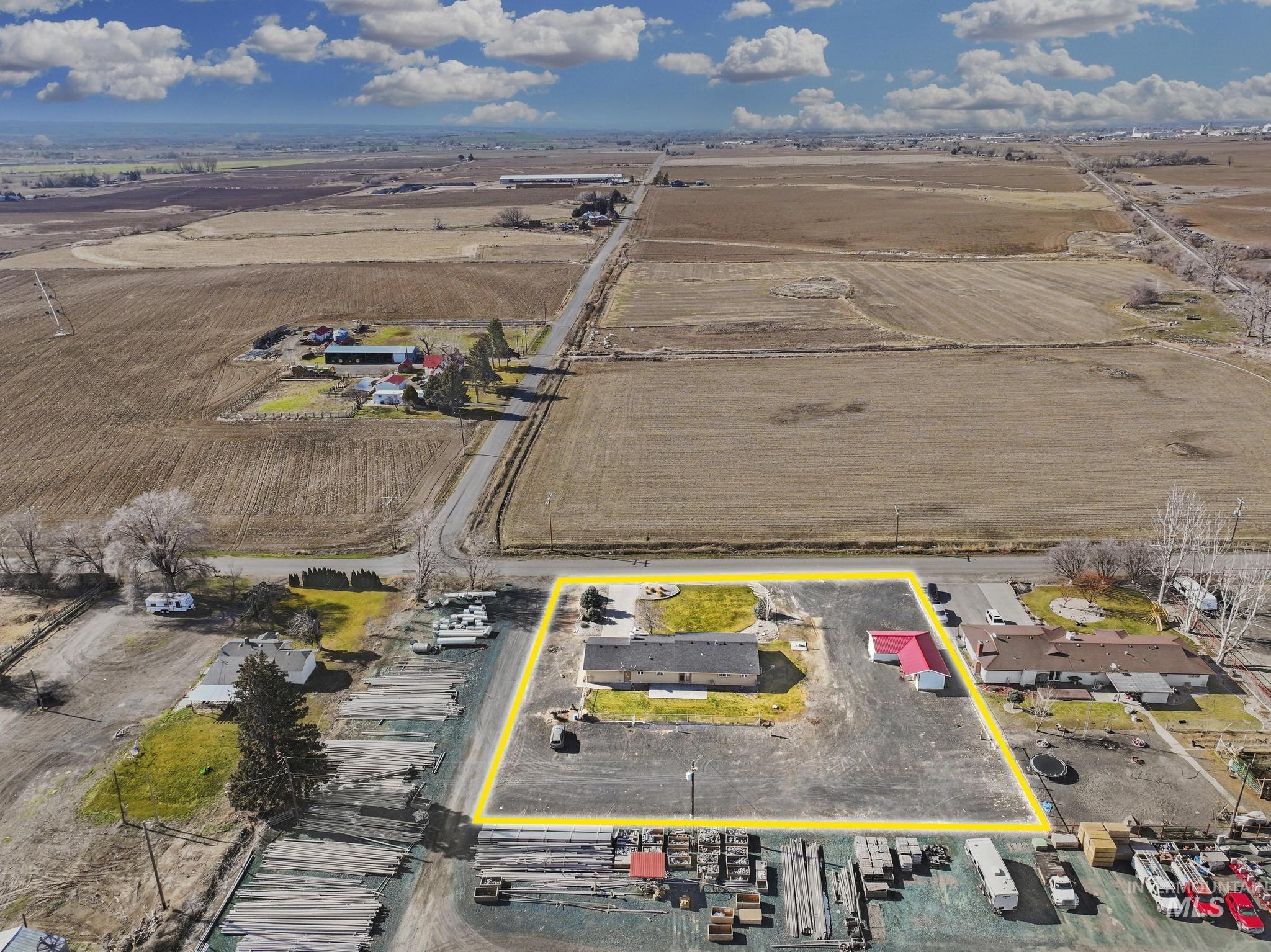 298 S 300 East, Jerome, Idaho 83300-1, 3 Bedrooms, 2.5 Bathrooms, Residential For Sale, Price $429,000,MLS 98971885