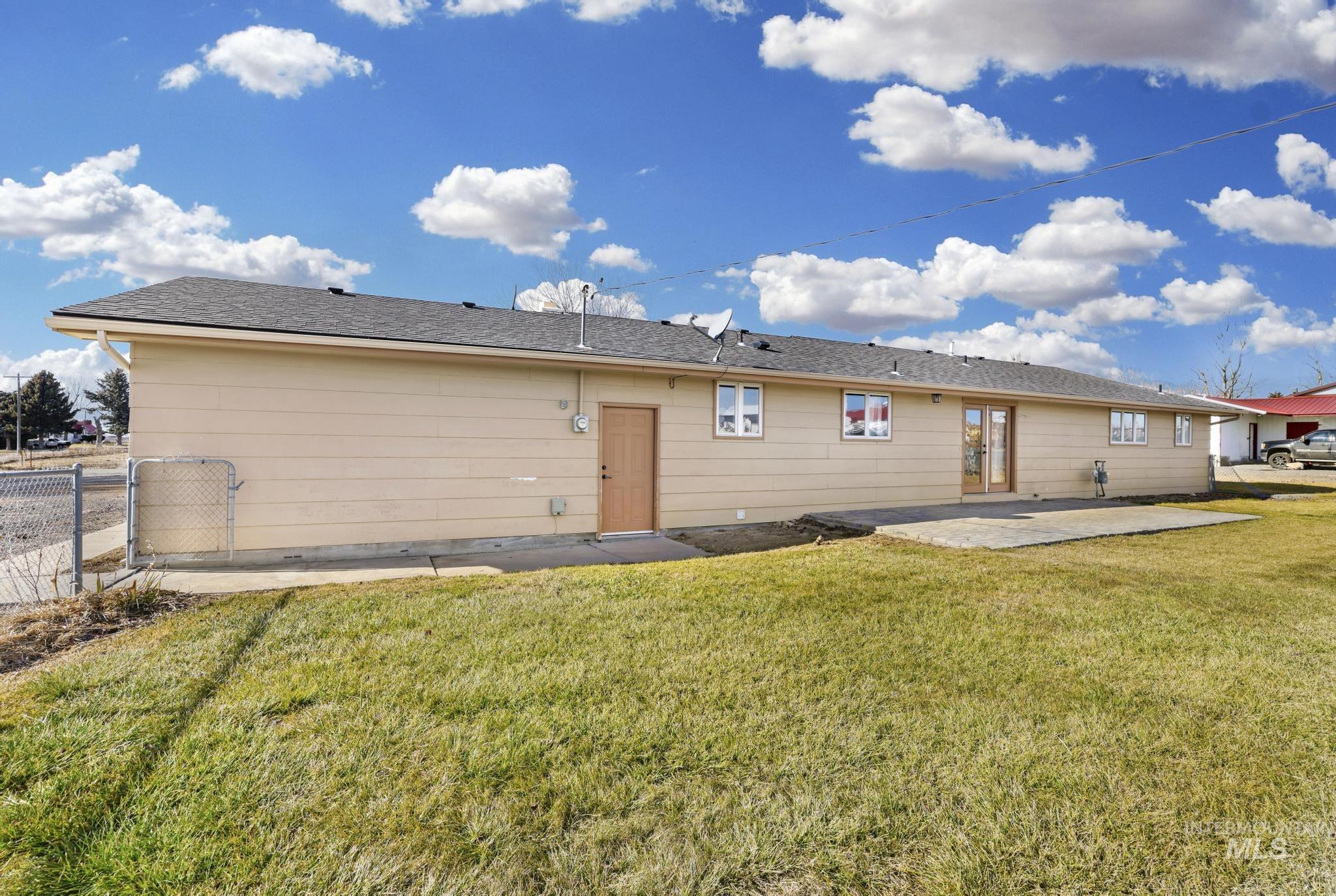 298 S 300 East, Jerome, Idaho 83300-1, 3 Bedrooms, 2.5 Bathrooms, Residential For Sale, Price $429,000,MLS 98971885