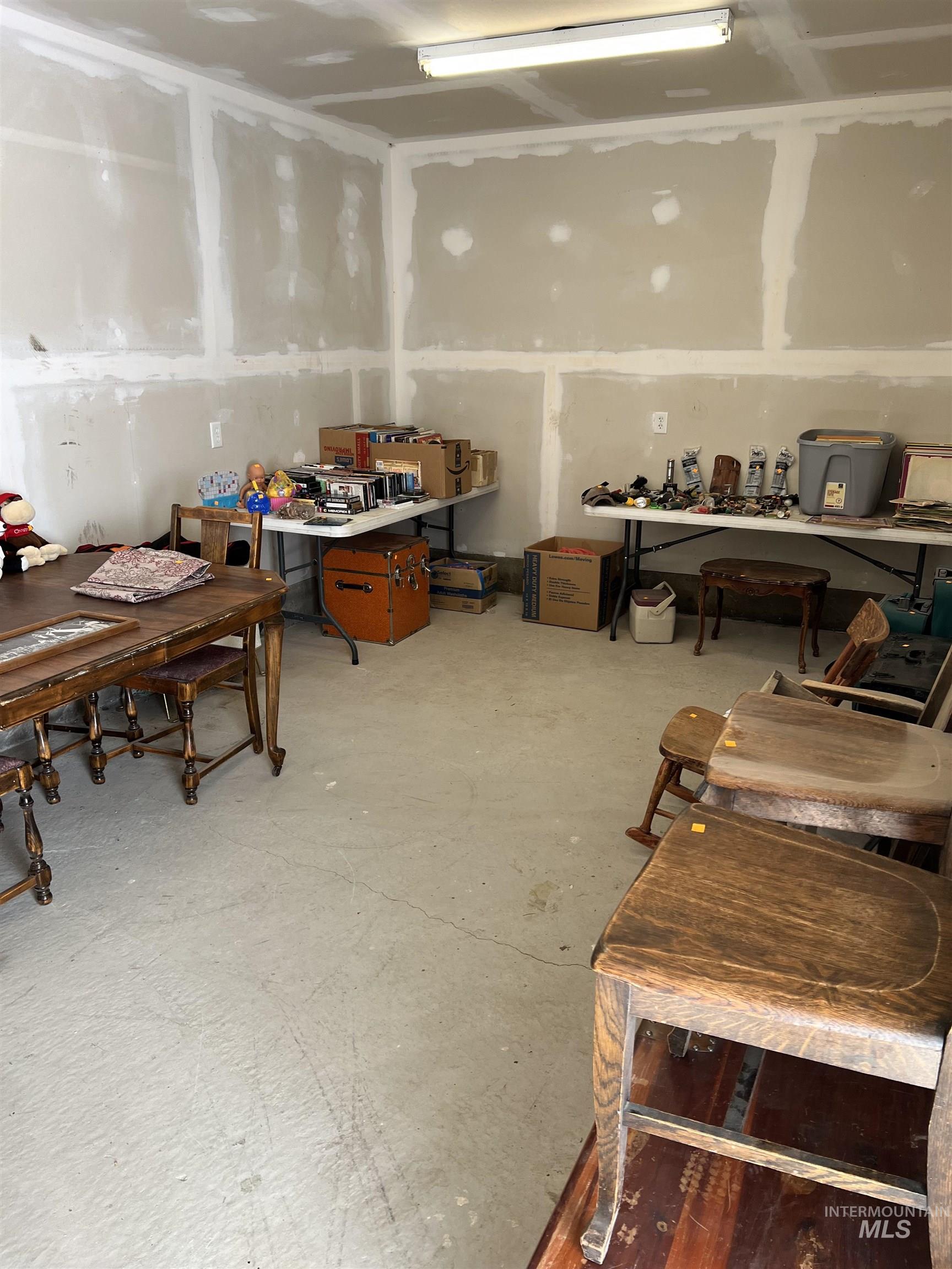 298 S 300 East, Jerome, Idaho 83300-1, 3 Bedrooms, 2.5 Bathrooms, Residential For Sale, Price $429,000,MLS 98971885