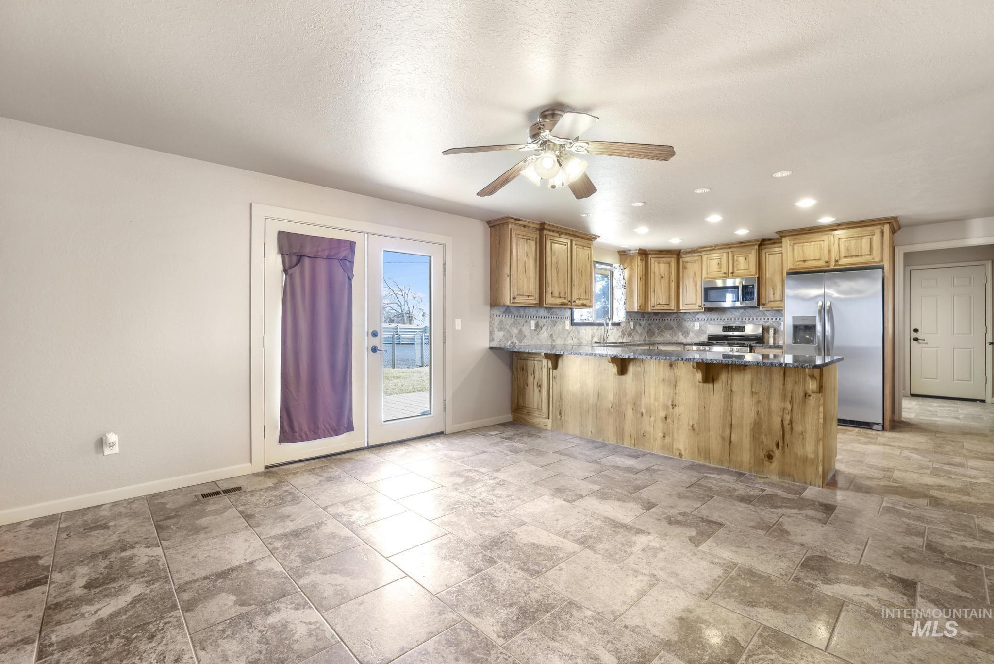 298 S 300 East, Jerome, Idaho 83300-1, 3 Bedrooms, 2.5 Bathrooms, Residential For Sale, Price $429,000,MLS 98971885