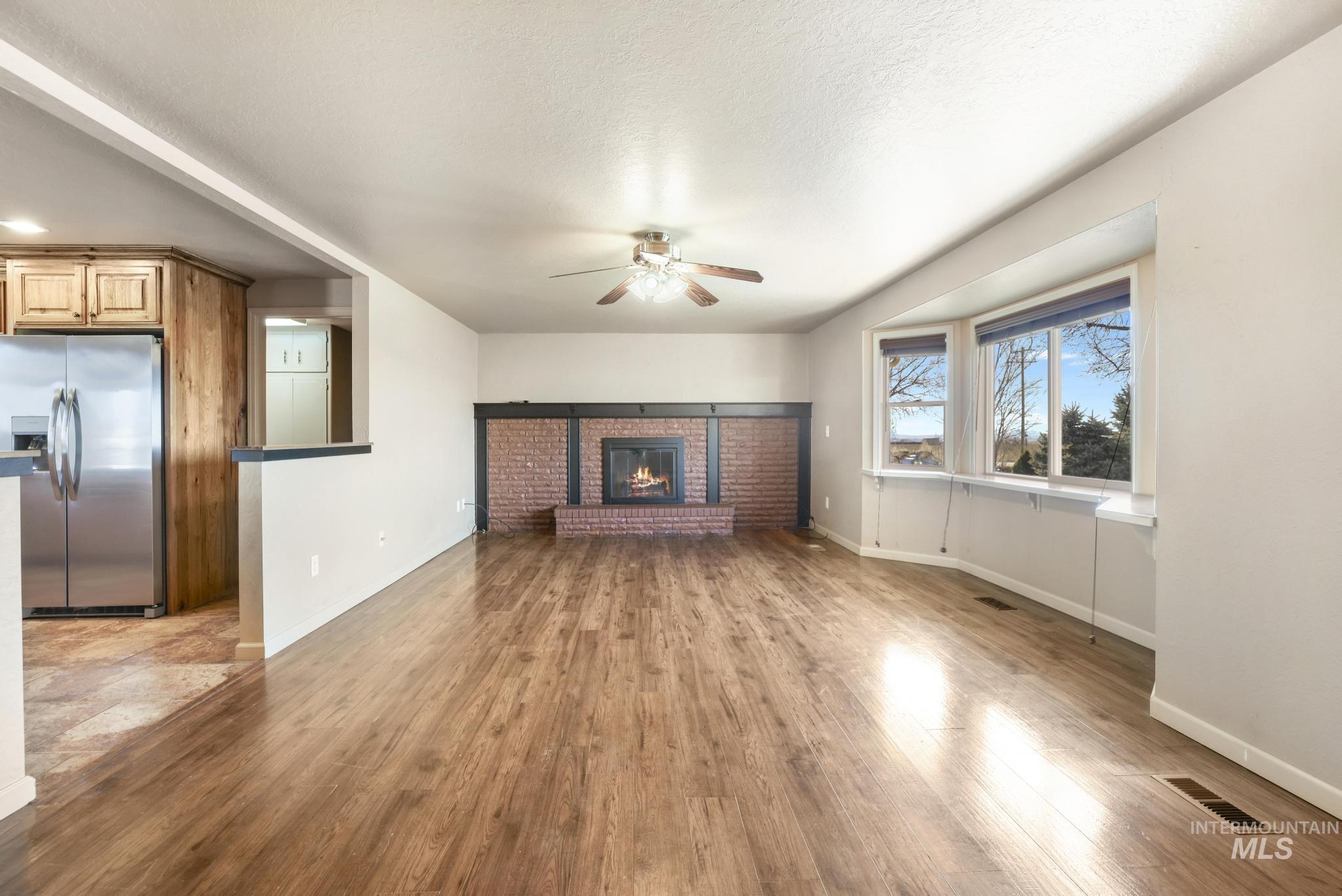 298 S 300 East, Jerome, Idaho 83300-1, 3 Bedrooms, 2.5 Bathrooms, Residential For Sale, Price $429,000,MLS 98971885