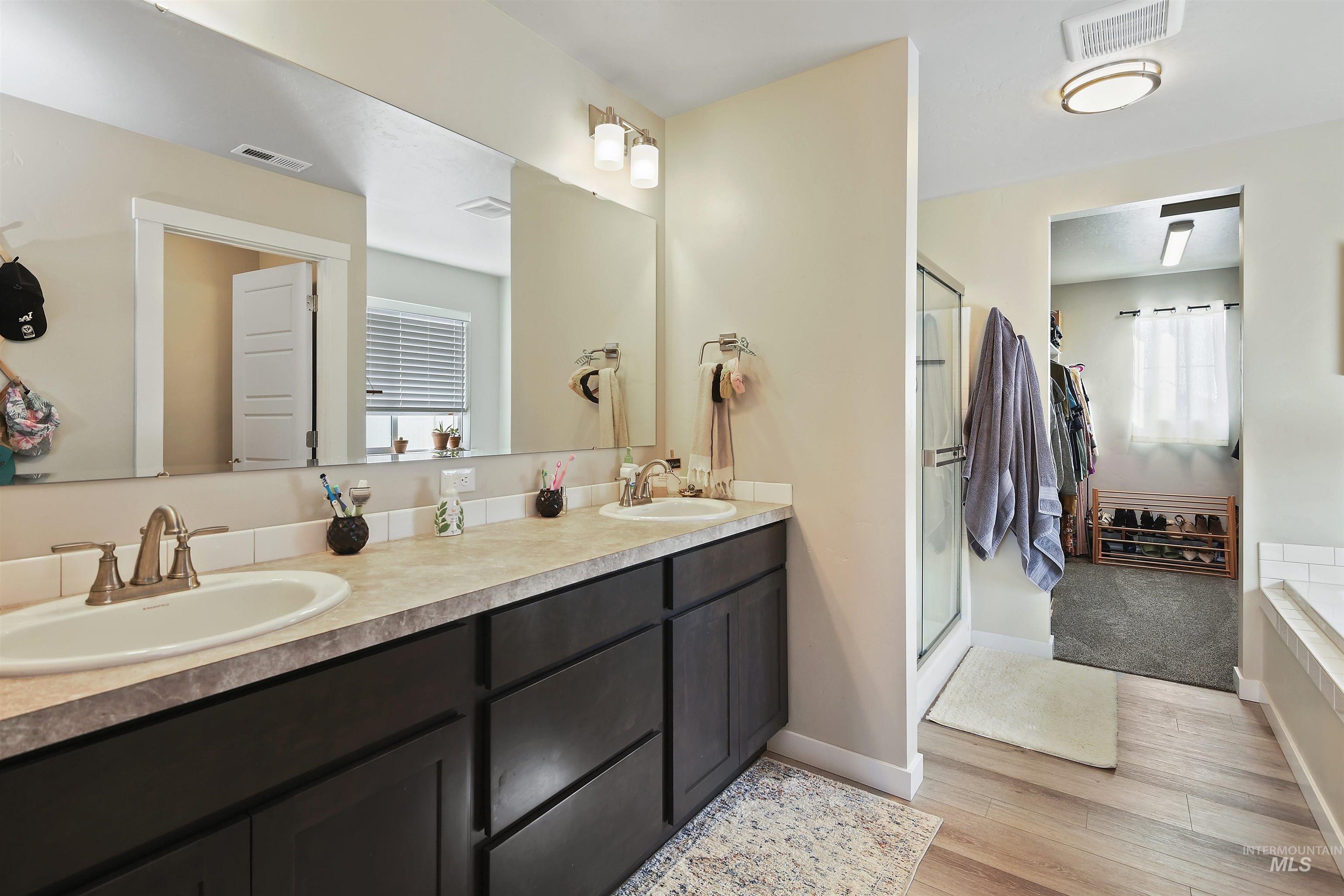 13472 Deodar St, Caldwell, Idaho 83607, 4 Bedrooms, 2 Bathrooms, Residential For Sale, Price $469,900,MLS 98971888