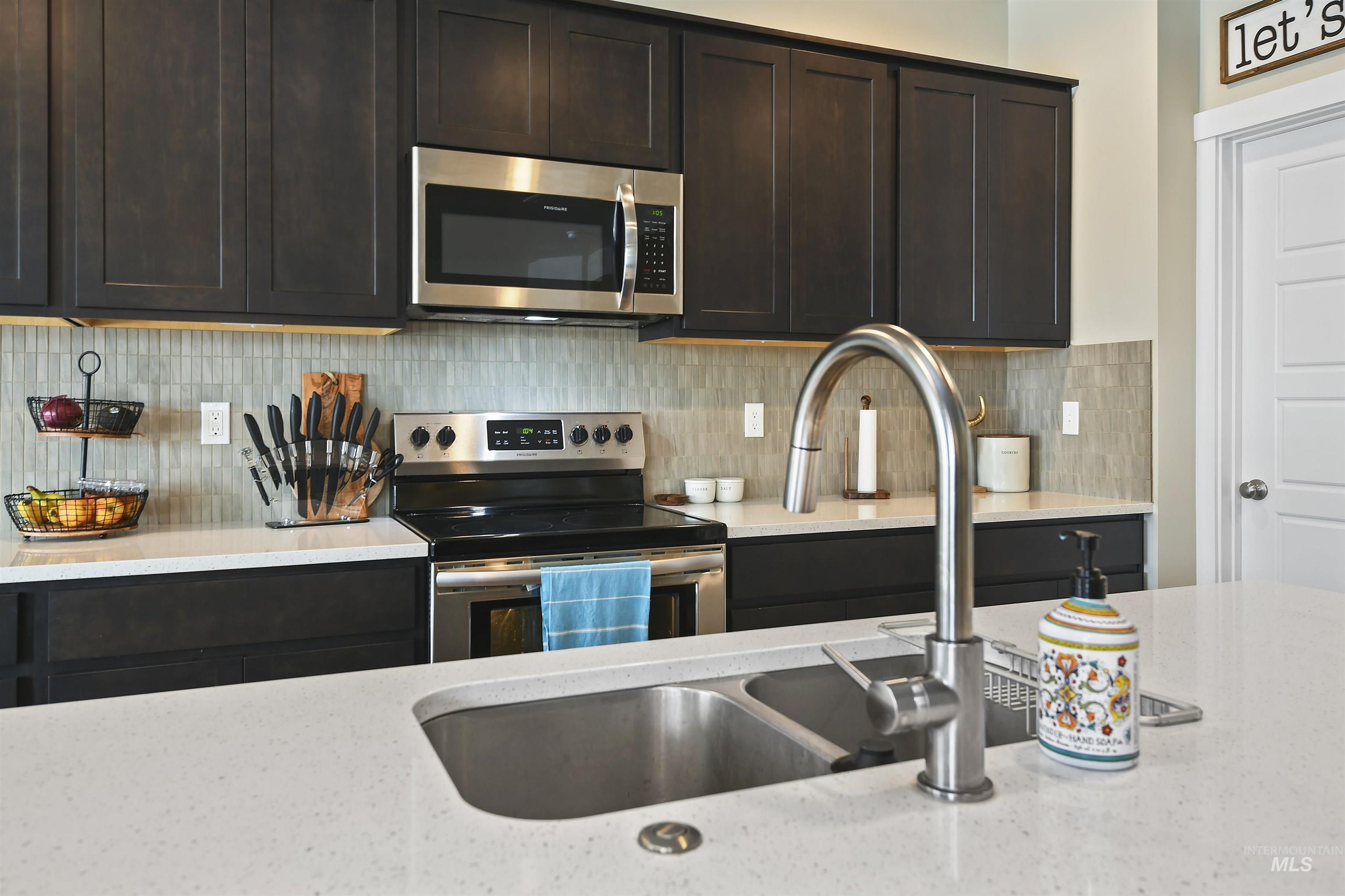 13472 Deodar St, Caldwell, Idaho 83607, 4 Bedrooms, 2 Bathrooms, Residential For Sale, Price $469,900,MLS 98971888