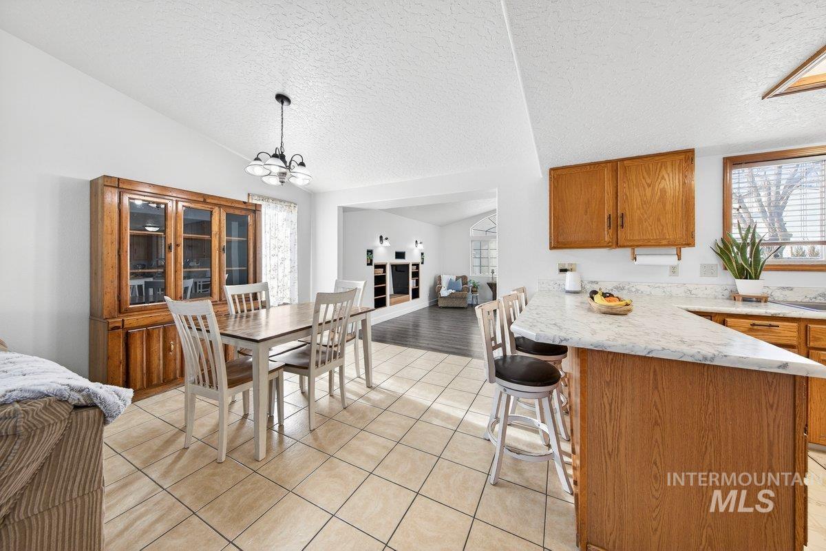 335 San Mateo, Kuna, Idaho 83634, 3 Bedrooms, 2 Bathrooms, Residential For Sale, Price $389,900,MLS 98971890