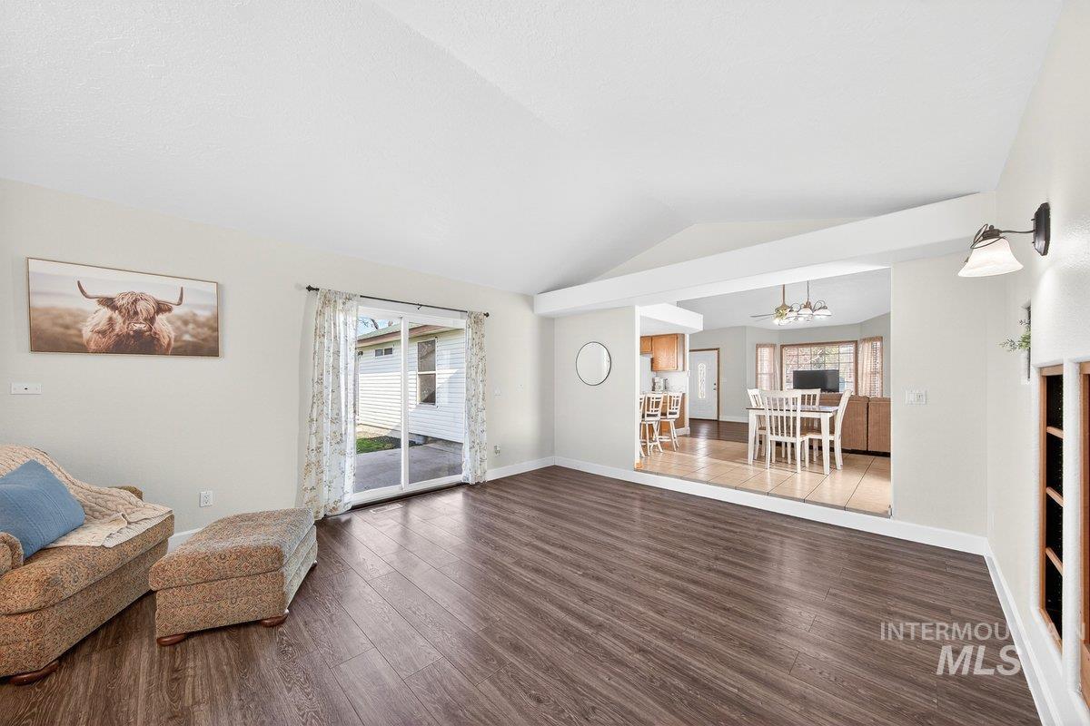 335 San Mateo, Kuna, Idaho 83634, 3 Bedrooms, 2 Bathrooms, Residential For Sale, Price $389,900,MLS 98971890