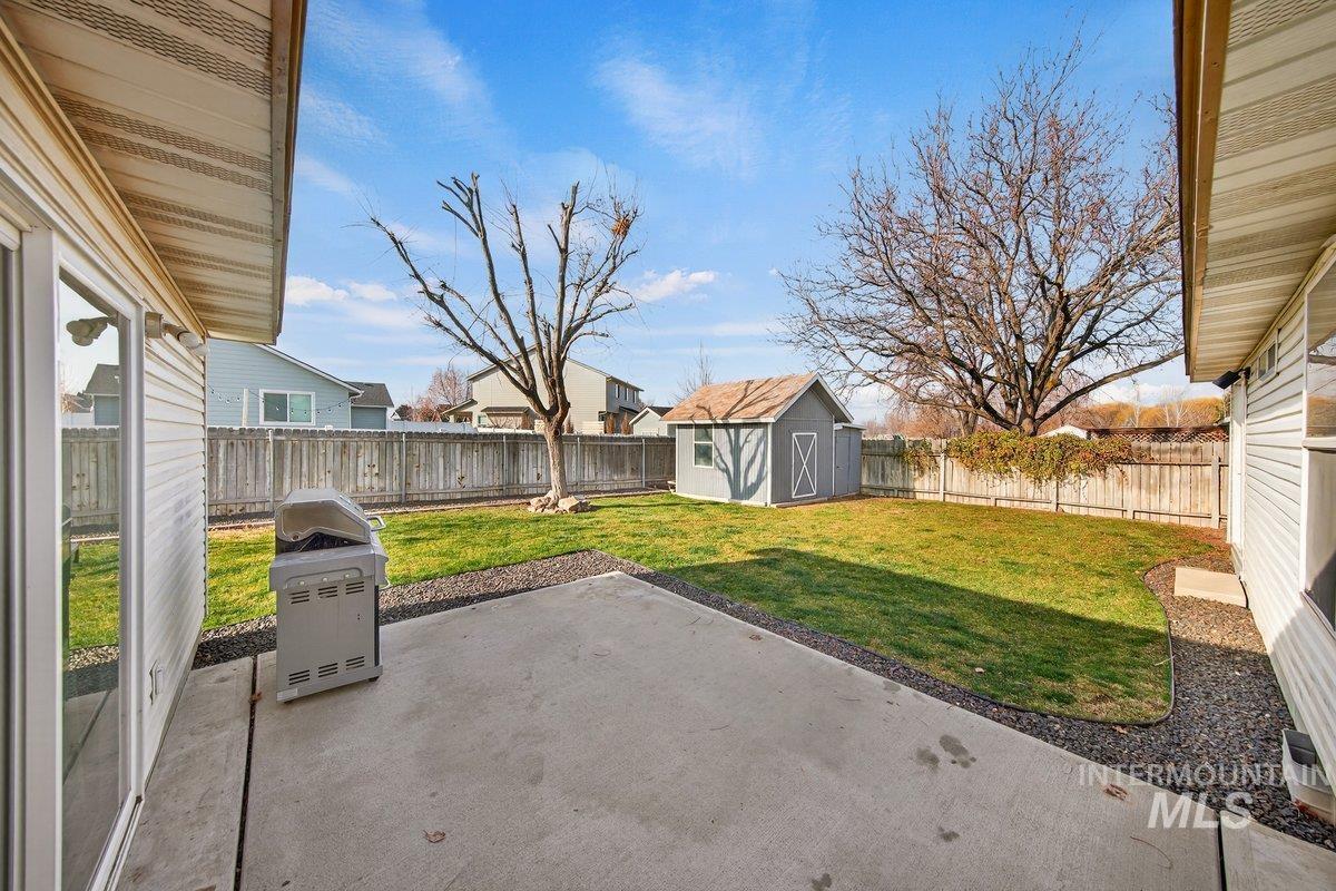 335 San Mateo, Kuna, Idaho 83634, 3 Bedrooms, 2 Bathrooms, Residential For Sale, Price $389,900,MLS 98971890