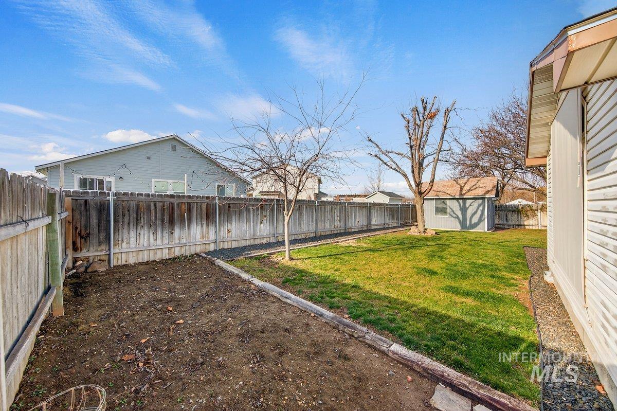 335 San Mateo, Kuna, Idaho 83634, 3 Bedrooms, 2 Bathrooms, Residential For Sale, Price $389,900,MLS 98971890