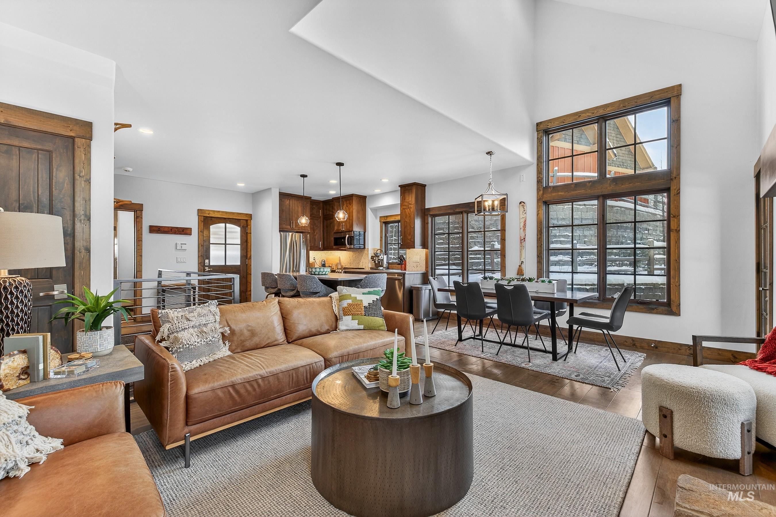 71 Golden Bar Court, Donnelly, Idaho 83615, 2 Bedrooms, 3 Bathrooms, Residential For Sale, Price $1,195,000,MLS 98971891