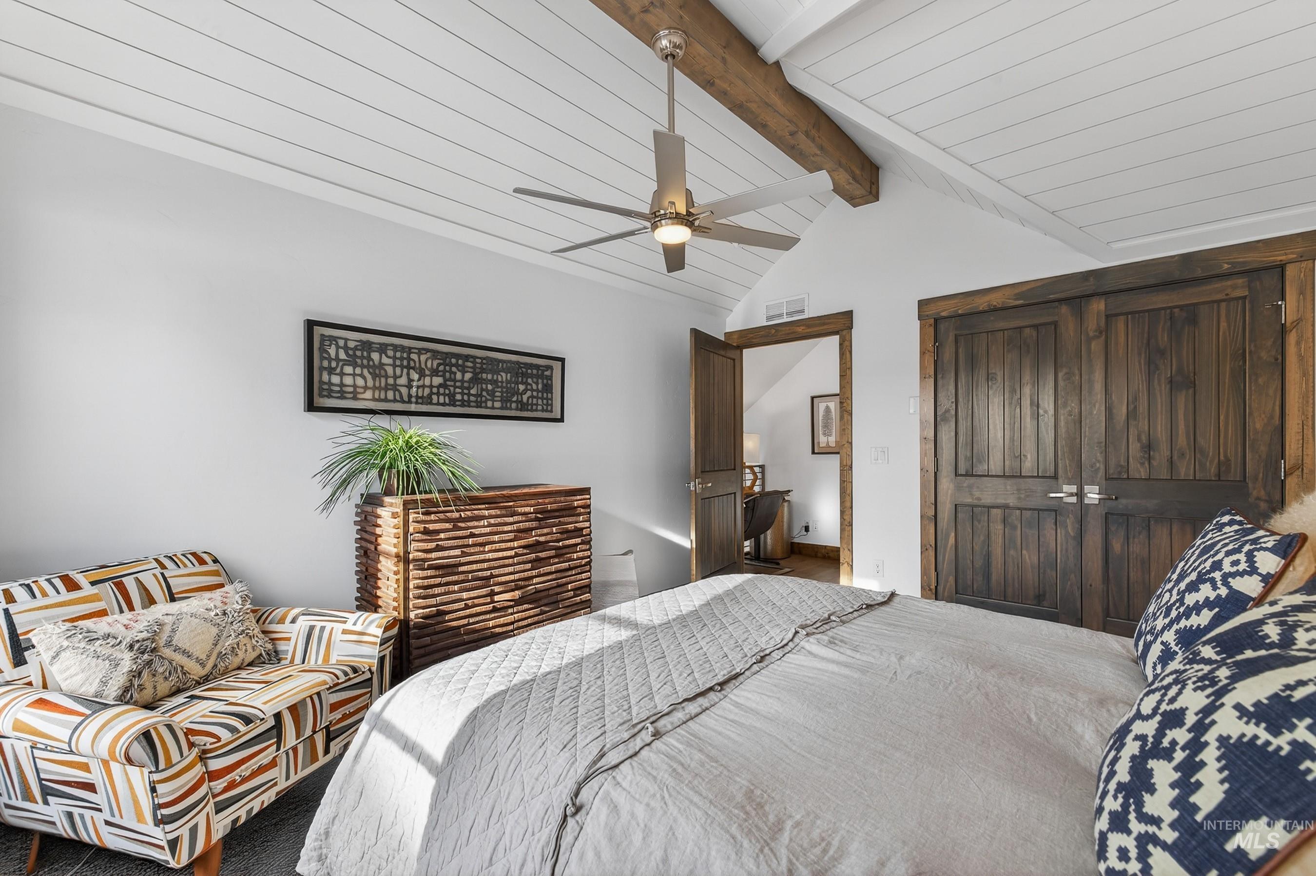 71 Golden Bar Court, Donnelly, Idaho 83615, 2 Bedrooms, 3 Bathrooms, Residential For Sale, Price $1,195,000,MLS 98971891