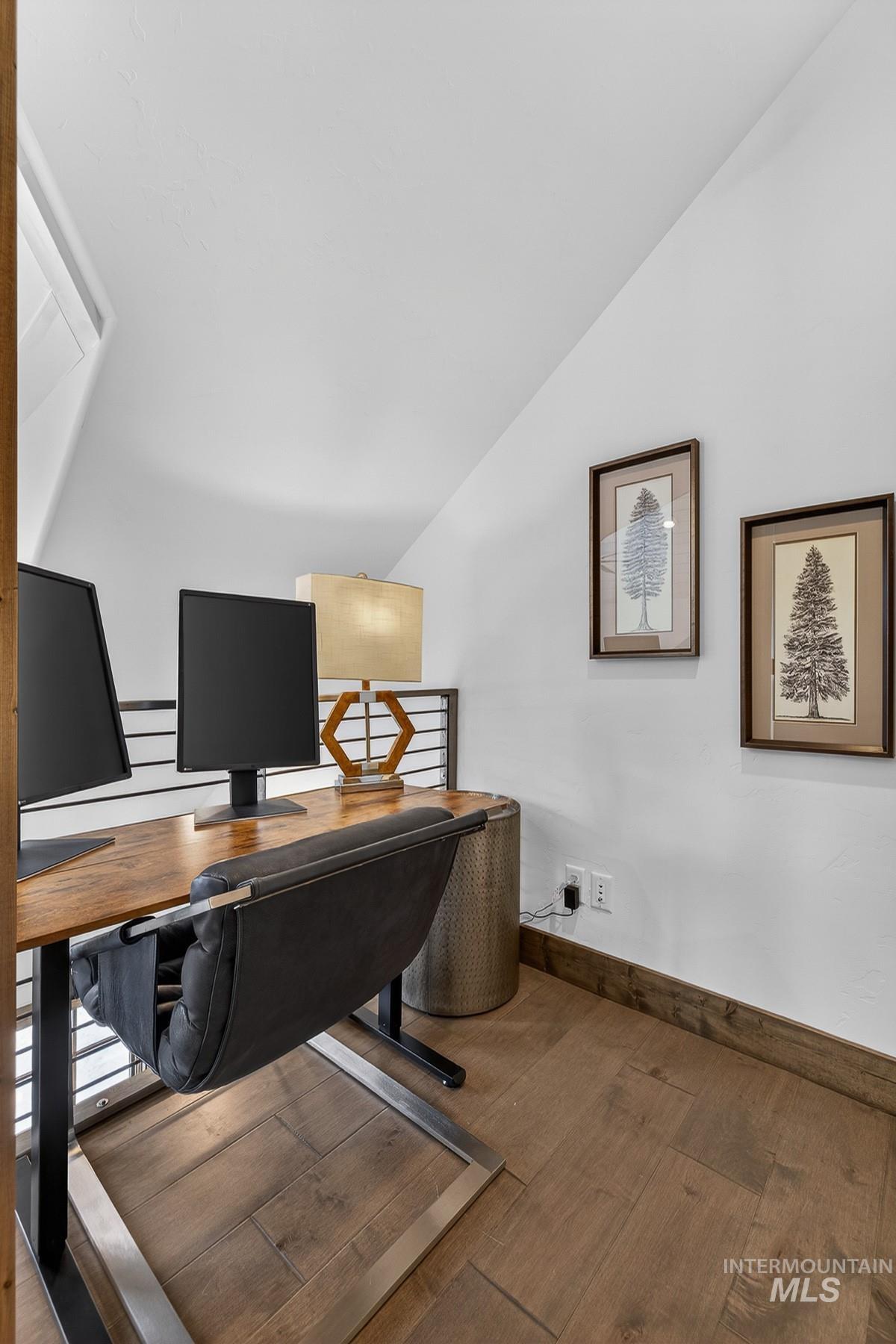 71 Golden Bar Court, Donnelly, Idaho 83615, 2 Bedrooms, 3 Bathrooms, Residential For Sale, Price $1,195,000,MLS 98971891