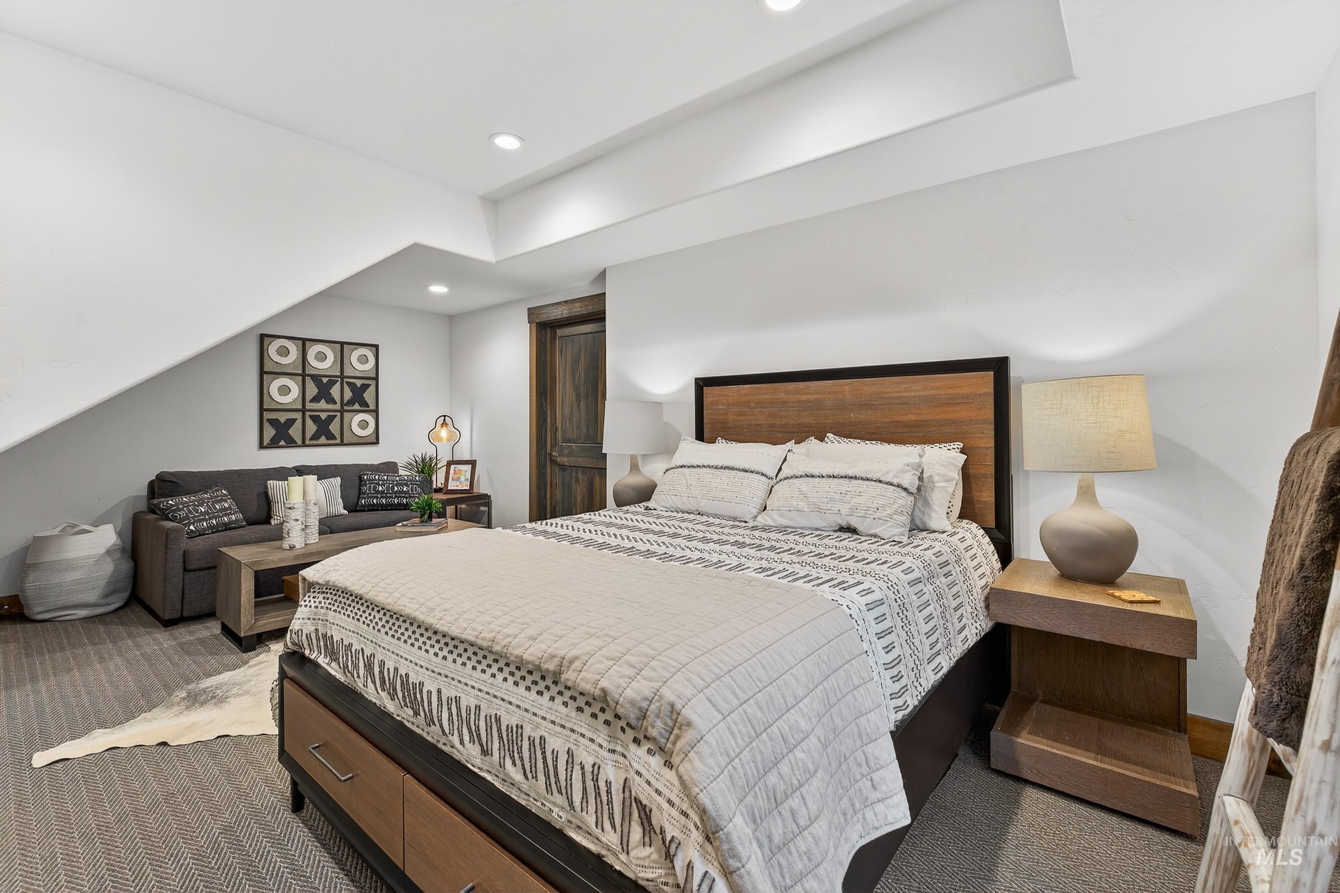 71 Golden Bar Court, Donnelly, Idaho 83615, 2 Bedrooms, 3 Bathrooms, Residential For Sale, Price $1,195,000,MLS 98971891