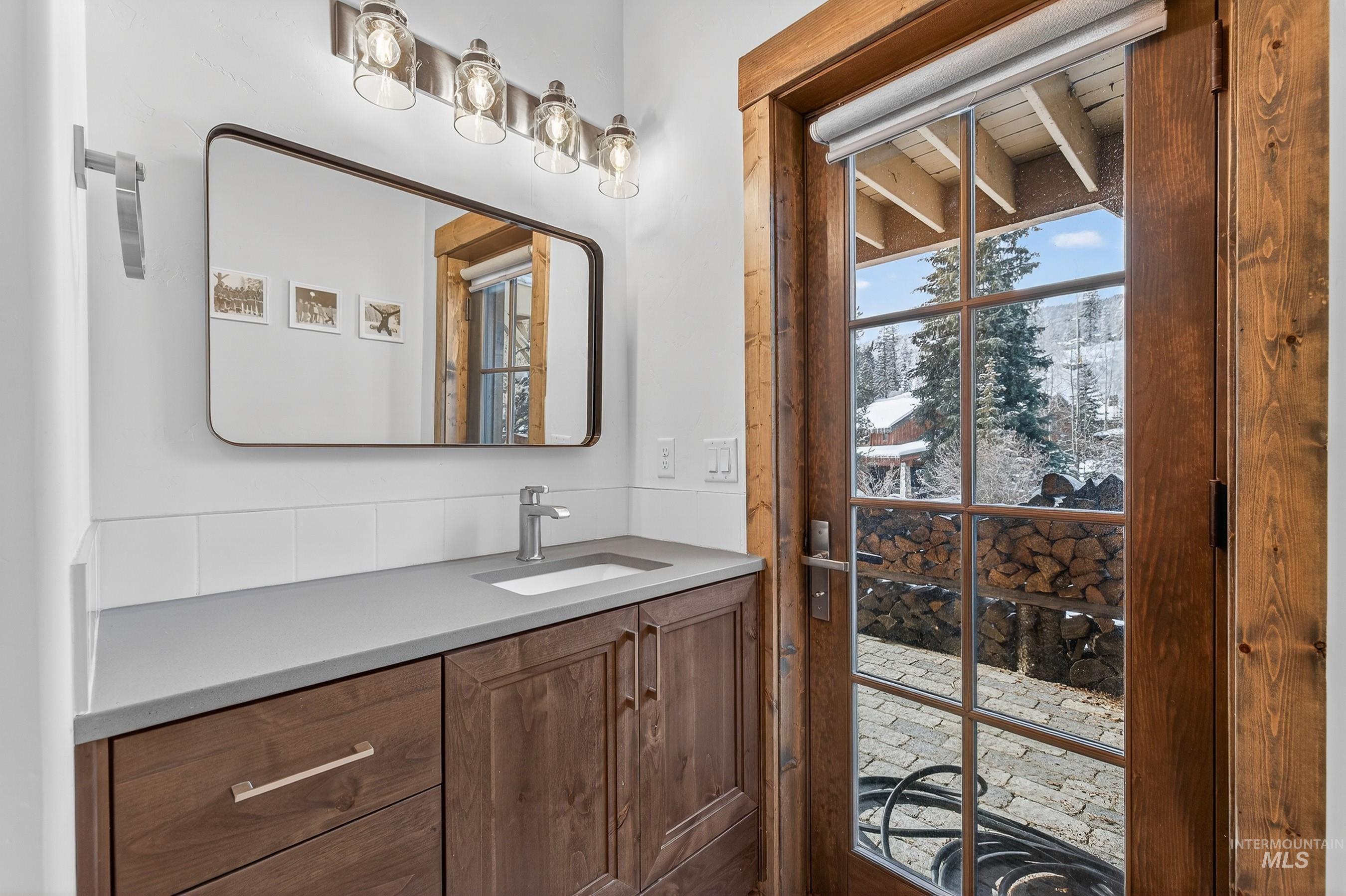 71 Golden Bar Court, Donnelly, Idaho 83615, 2 Bedrooms, 3 Bathrooms, Residential For Sale, Price $1,195,000,MLS 98971891