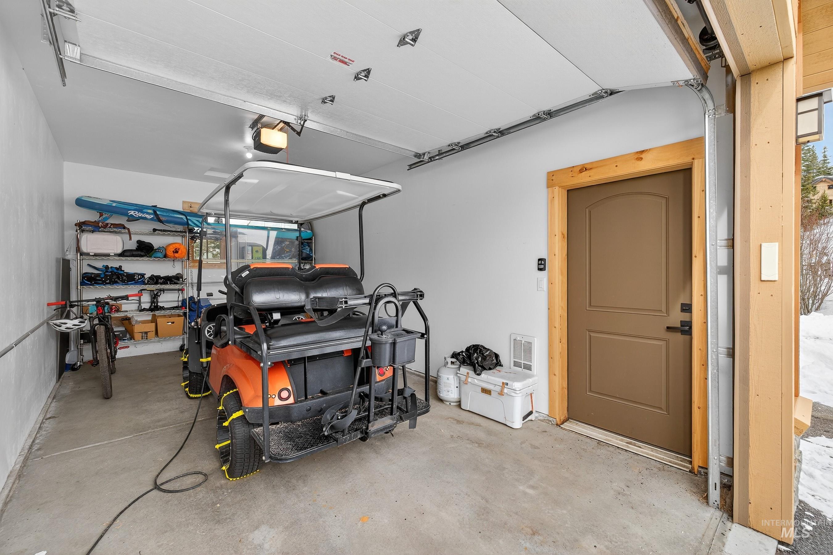 71 Golden Bar Court, Donnelly, Idaho 83615, 2 Bedrooms, 3 Bathrooms, Residential For Sale, Price $1,195,000,MLS 98971891