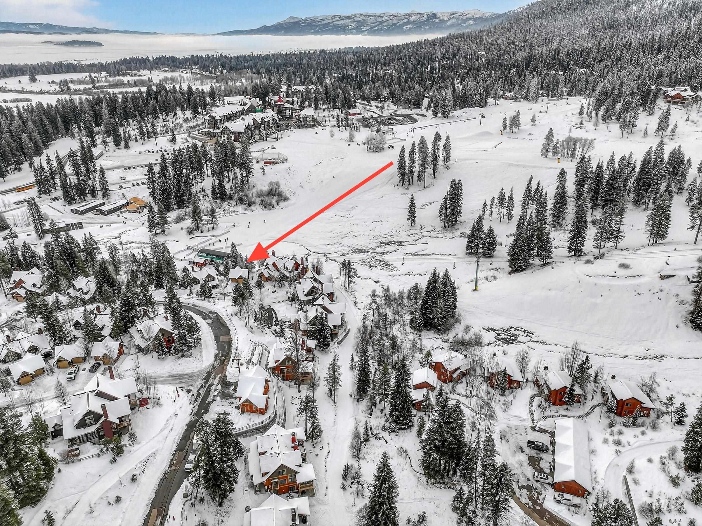 71 Golden Bar Court, Donnelly, Idaho 83615, 2 Bedrooms, 3 Bathrooms, Residential For Sale, Price $1,195,000,MLS 98971891