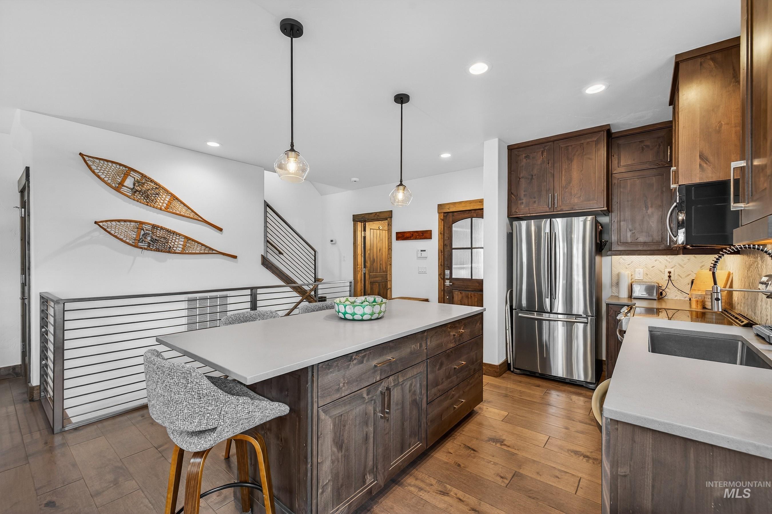 71 Golden Bar Court, Donnelly, Idaho 83615, 2 Bedrooms, 3 Bathrooms, Residential For Sale, Price $1,195,000,MLS 98971891