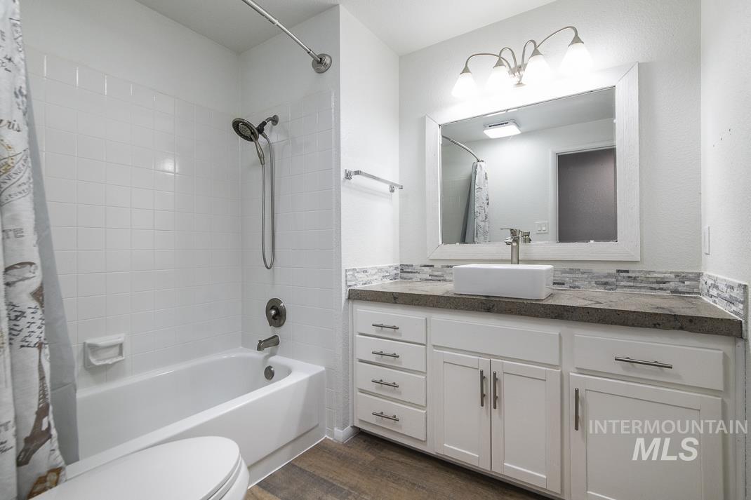 10253 W Granger Ave, Boise, Idaho 83704, 3 Bedrooms, 1 Bathroom, Residential For Sale, Price $385,000,MLS 98971895