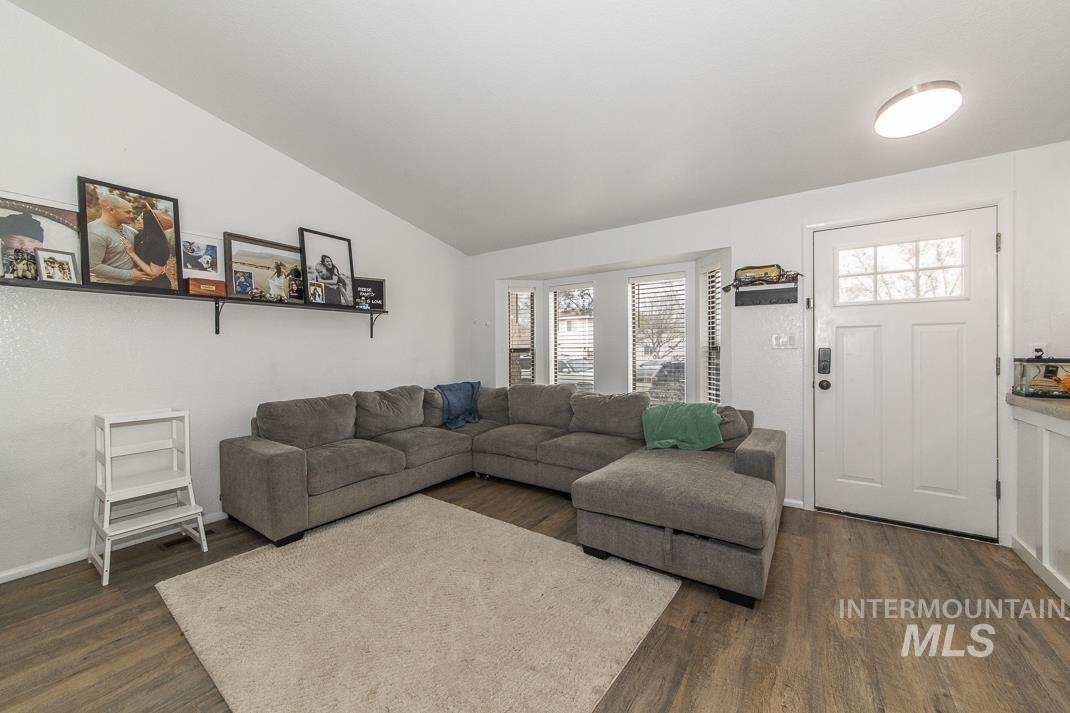 10253 W Granger Ave, Boise, Idaho 83704, 3 Bedrooms, 1 Bathroom, Residential For Sale, Price $385,000,MLS 98971895