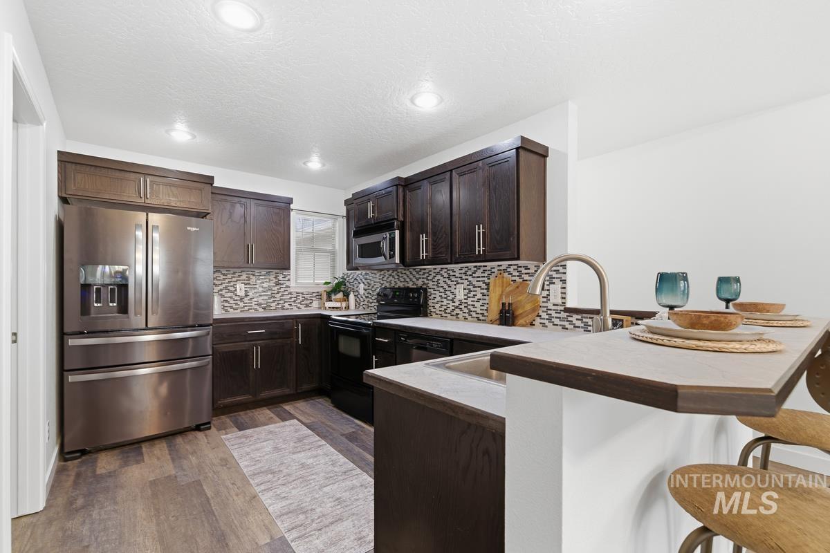 11523 W Silvercity Ct, Boise, Idaho 83713, 3 Bedrooms, 2 Bathrooms, Residential For Sale, Price $399,900,MLS 98971897