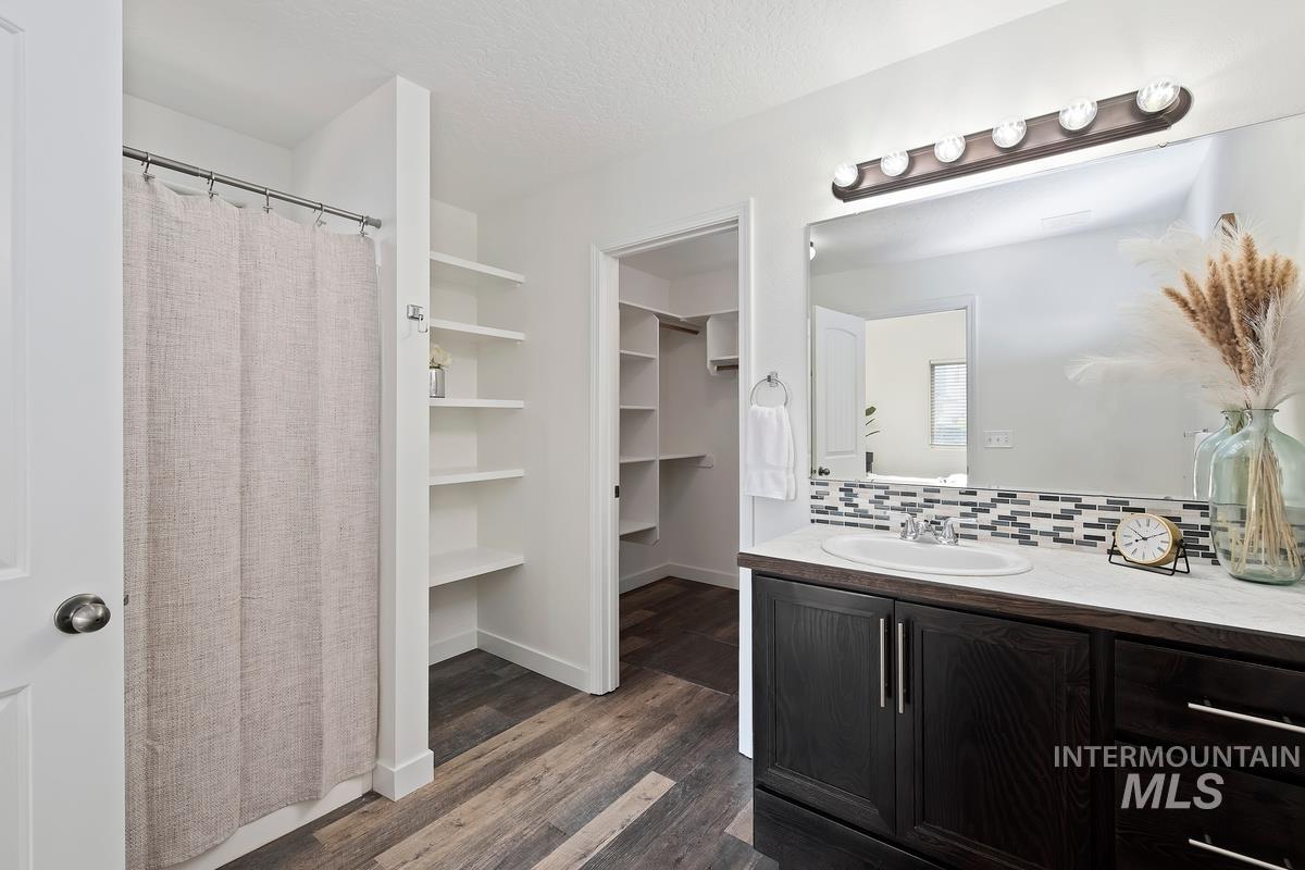 11523 W Silvercity Ct, Boise, Idaho 83713, 3 Bedrooms, 2 Bathrooms, Residential For Sale, Price $399,900,MLS 98971897