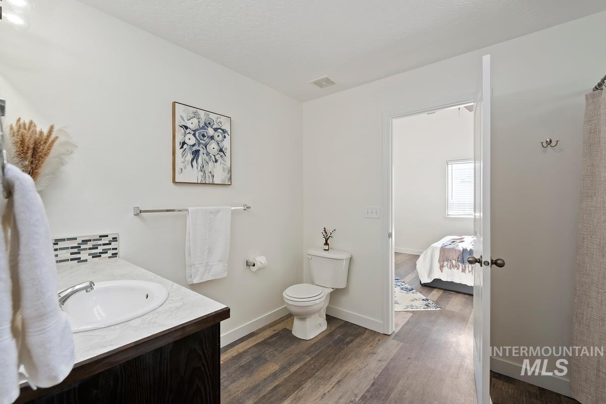 11523 W Silvercity Ct, Boise, Idaho 83713, 3 Bedrooms, 2 Bathrooms, Residential For Sale, Price $399,900,MLS 98971897