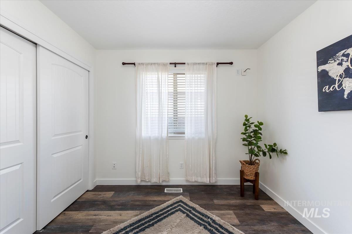 11523 W Silvercity Ct, Boise, Idaho 83713, 3 Bedrooms, 2 Bathrooms, Residential For Sale, Price $399,900,MLS 98971897