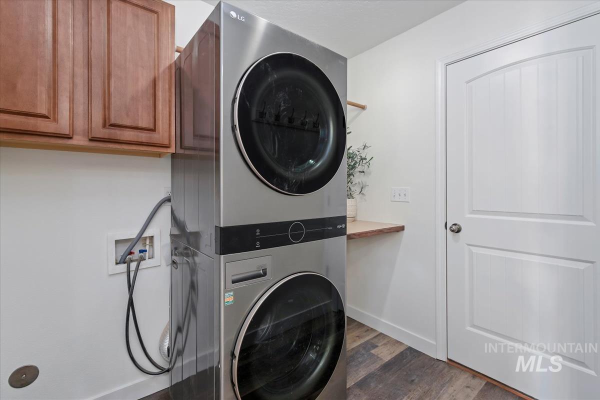 11523 W Silvercity Ct, Boise, Idaho 83713, 3 Bedrooms, 2 Bathrooms, Residential For Sale, Price $399,900,MLS 98971897