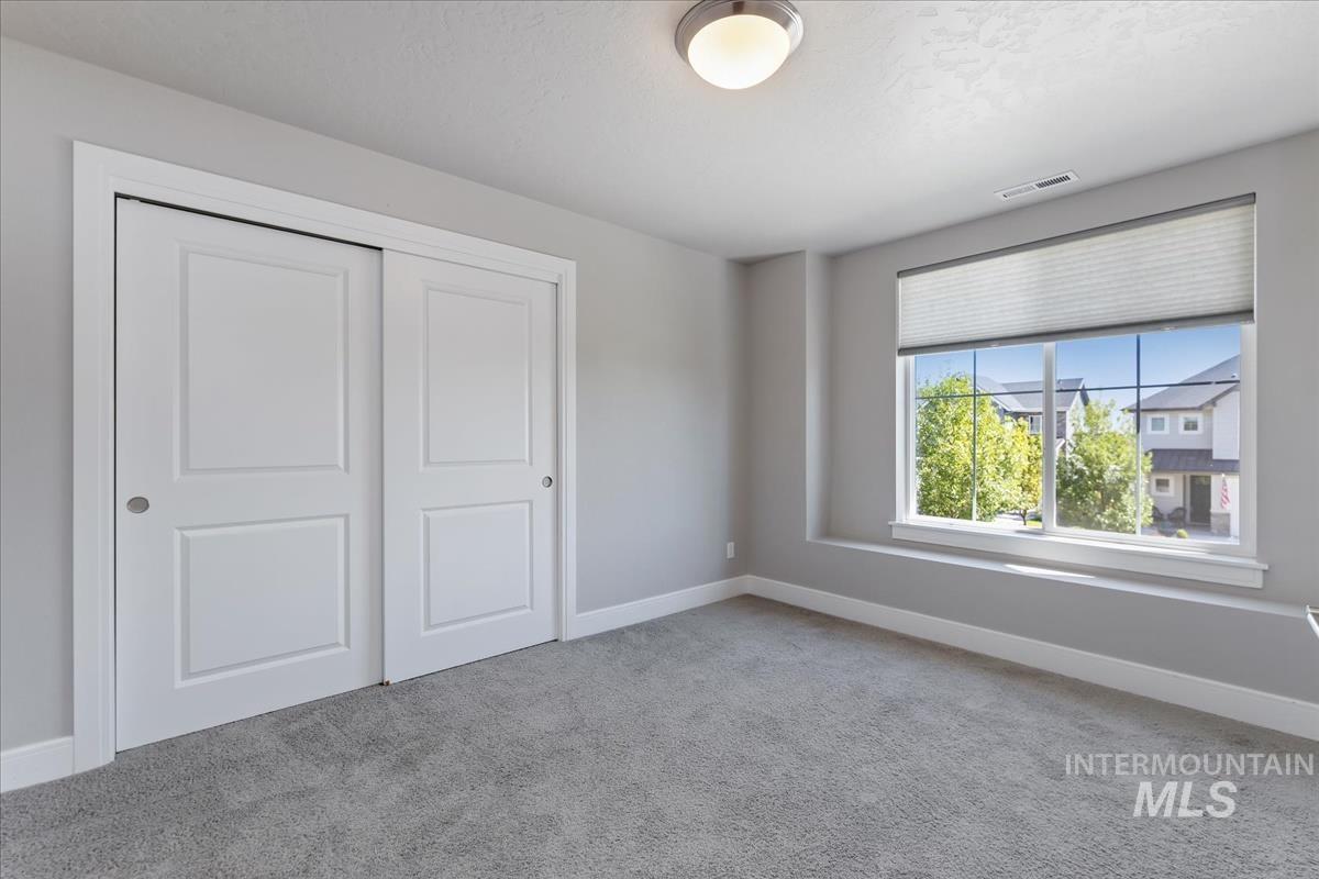 3332 W Ladle Rapids Ct., Meridian, Idaho 83646, 4 Bedrooms, 2.5 Bathrooms, Residential For Sale, Price $665,000,MLS 98971898