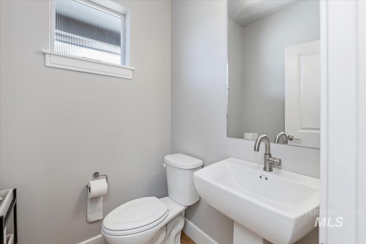 3332 W Ladle Rapids Ct., Meridian, Idaho 83646, 4 Bedrooms, 2.5 Bathrooms, Residential For Sale, Price $665,000,MLS 98971898