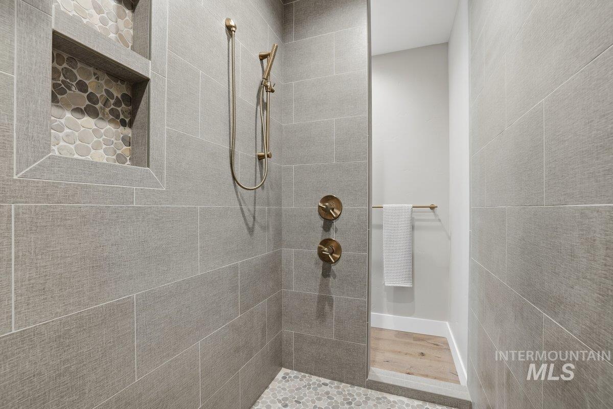 25750 Quail Hill Ln., Caldwell, Idaho 83607, 4 Bedrooms, 4.5 Bathrooms, Residential For Sale, Price $1,300,000,MLS 98971899