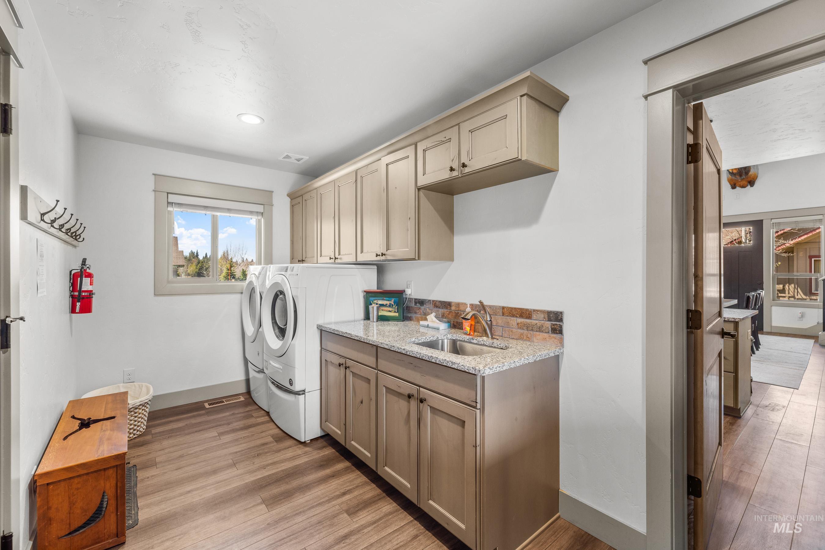 1089 Graham Dr, McCall, Idaho 83638, 5 Bedrooms, 2.5 Bathrooms, Residential For Sale, Price $1,399,000,MLS 98971900