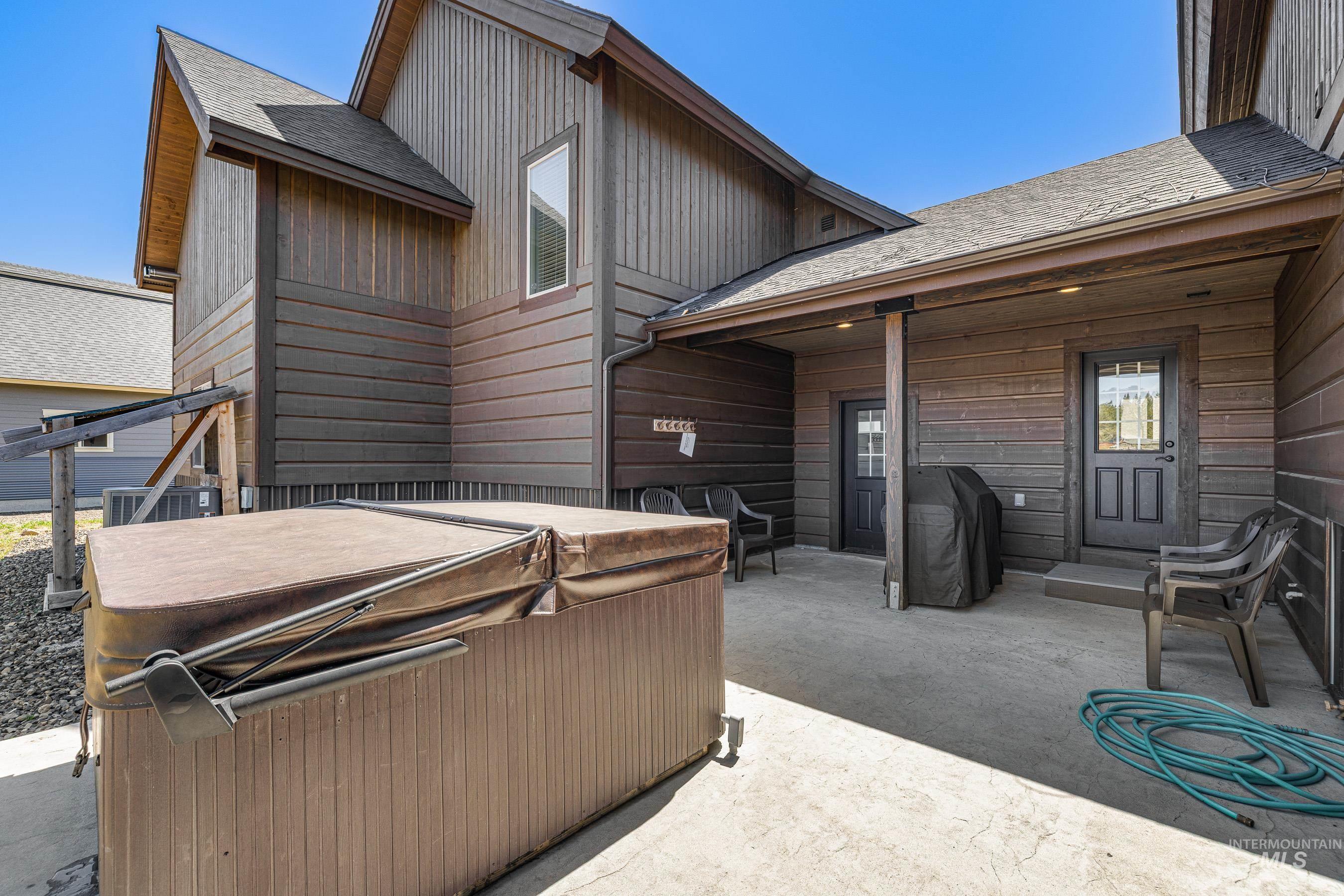 1089 Graham Dr, McCall, Idaho 83638, 5 Bedrooms, 2.5 Bathrooms, Residential For Sale, Price $1,399,000,MLS 98971900