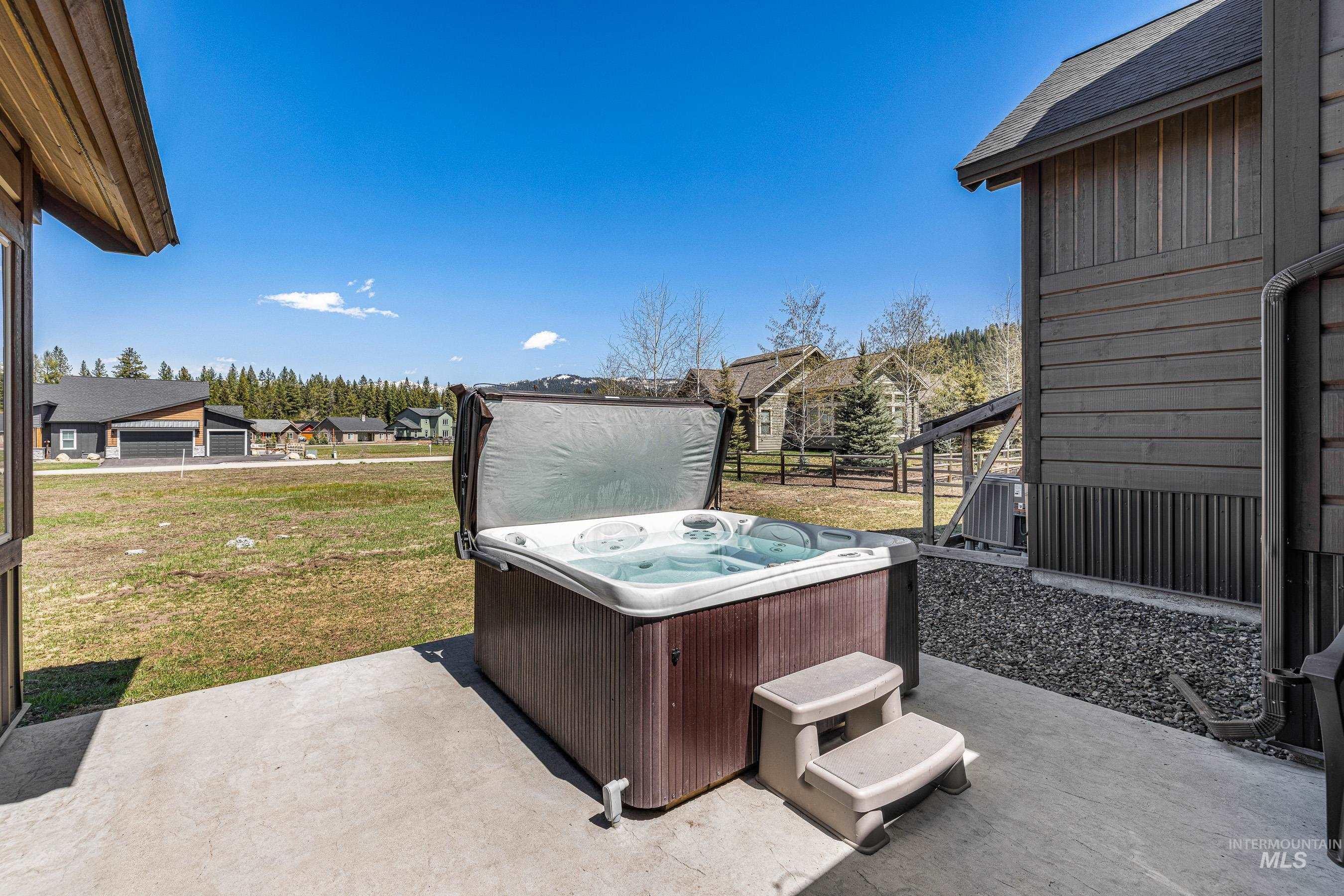 1089 Graham Dr, McCall, Idaho 83638, 5 Bedrooms, 2.5 Bathrooms, Residential For Sale, Price $1,399,000,MLS 98971900